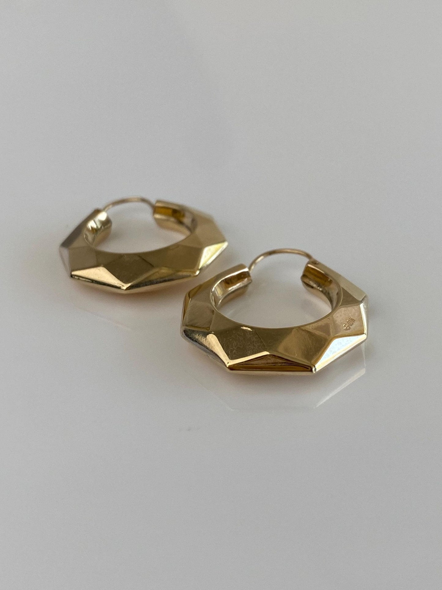 Vintage 10k Yellow Gold Faceted Hoop Earrings