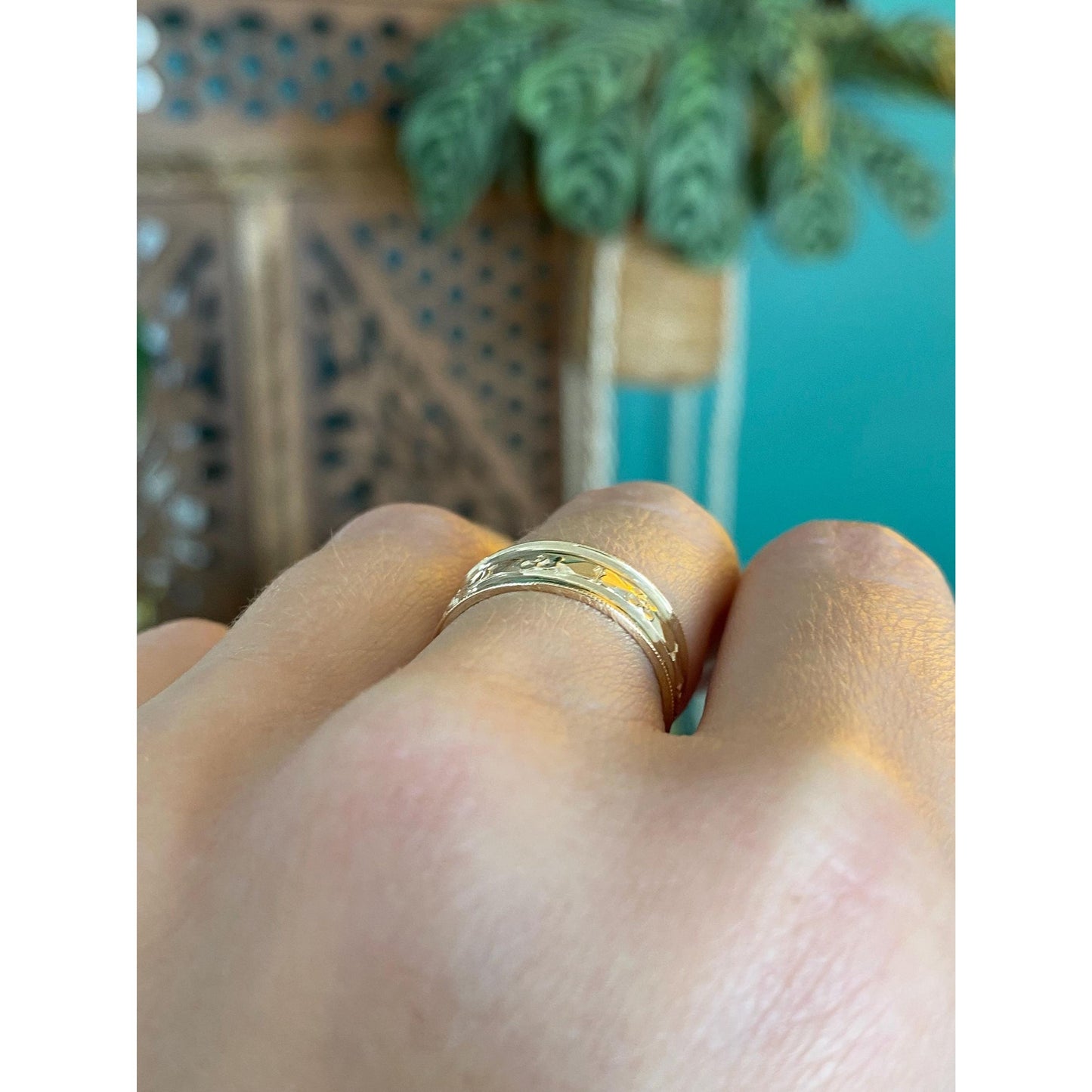 Vintage Solid 14k Yellow Gold Wide Designed Miligrain Ring Band - Size 6.25