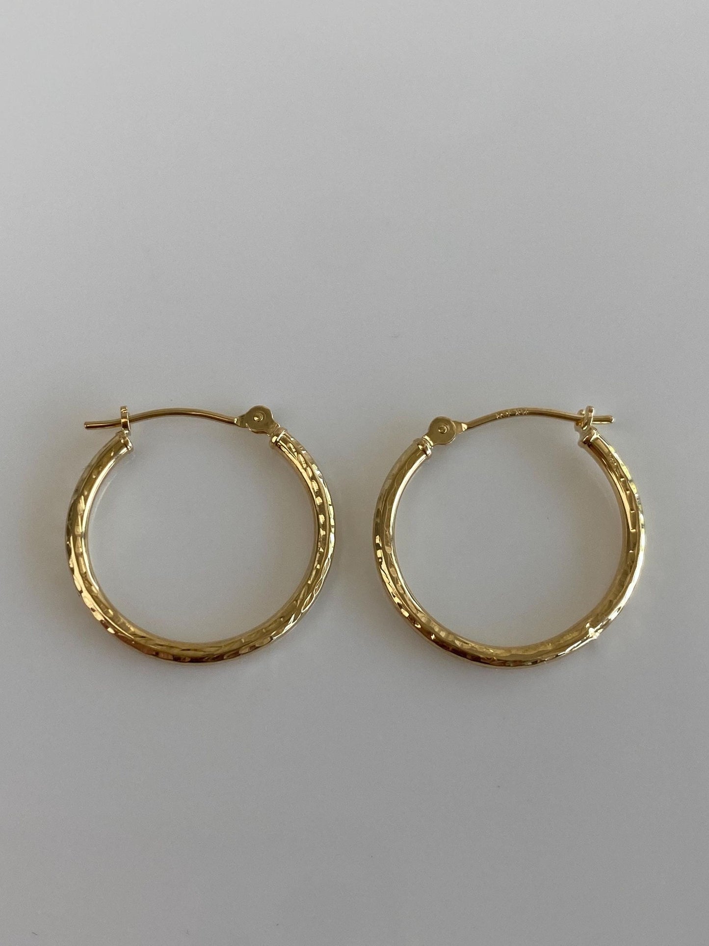 Vintage 14k Yellow Gold Diamond Cut Hoop Earrings