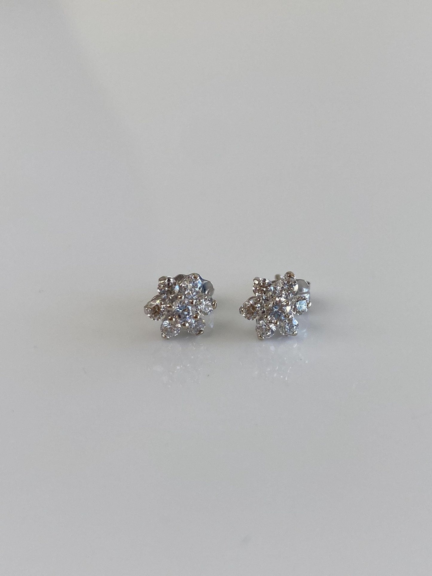 Vintage Solid 14k White Gold Clear Cubic Zirconia Flower Stud Earrings