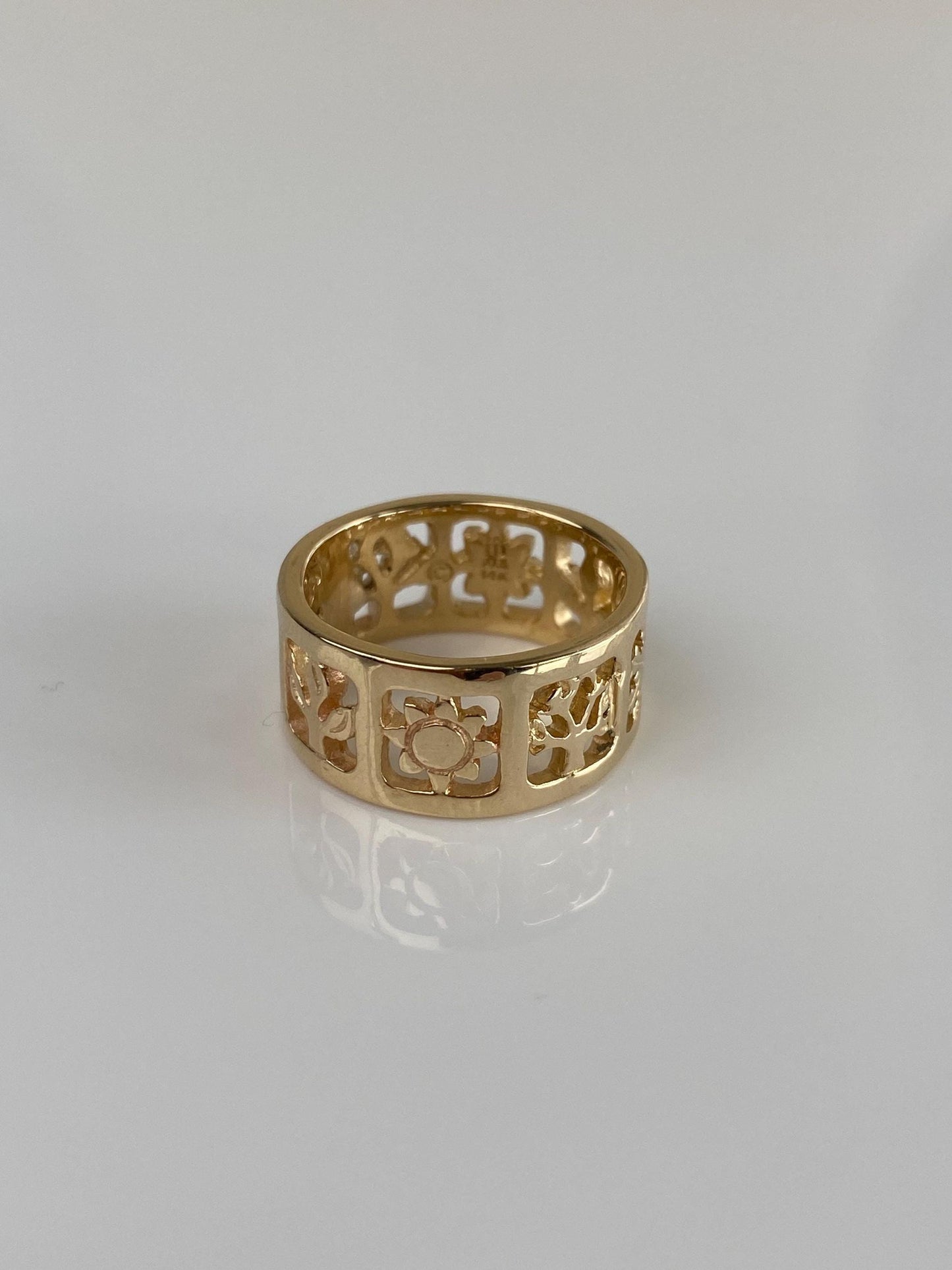 Vintage Solid 14k Yellow Gold Seasons Ring Band - Size 4.5