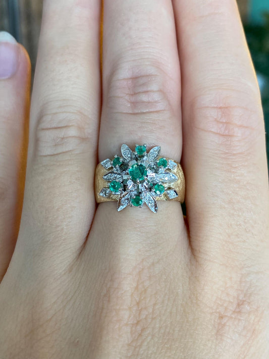 Vintage Solid 14k White & Yellow Gold Emerald Diamond Flower Crosshatch Ring Band - Size 6.75