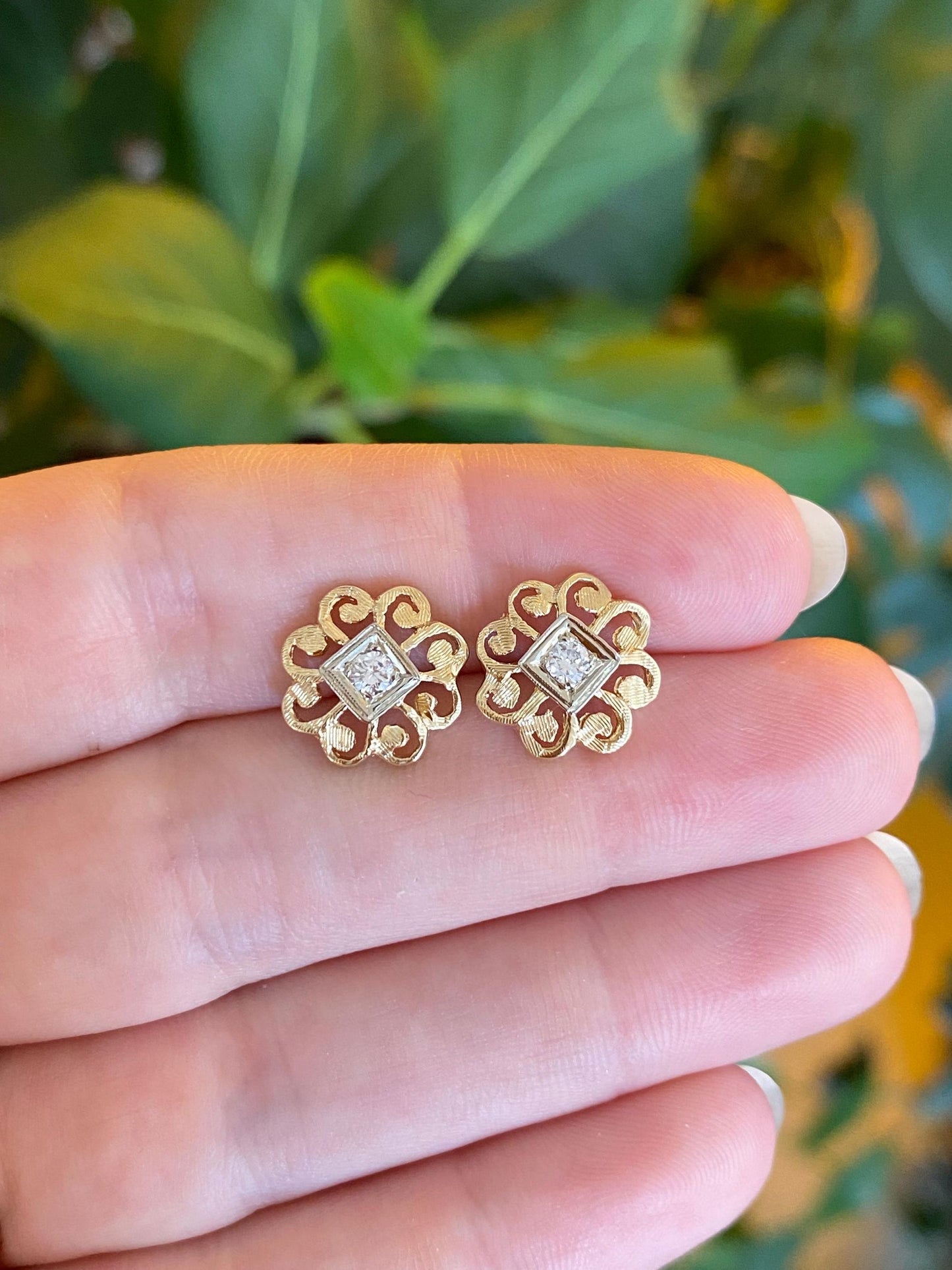 Vintage Solid 14k White & Yellow Gold Diamond Spiral Flower Stud Earrings