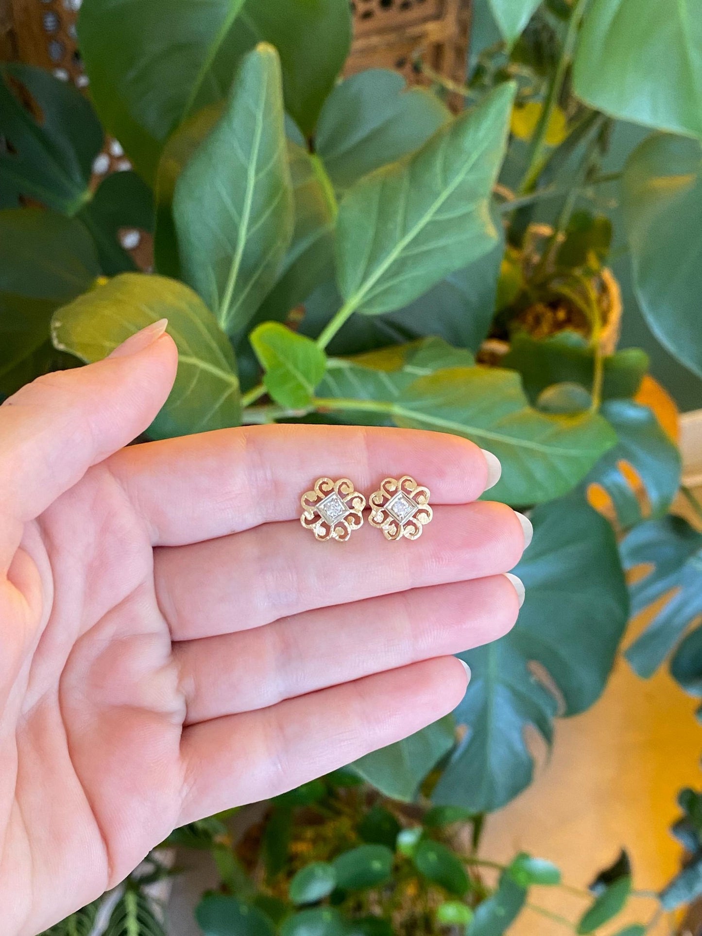 Vintage Solid 14k White & Yellow Gold Diamond Spiral Flower Stud Earrings