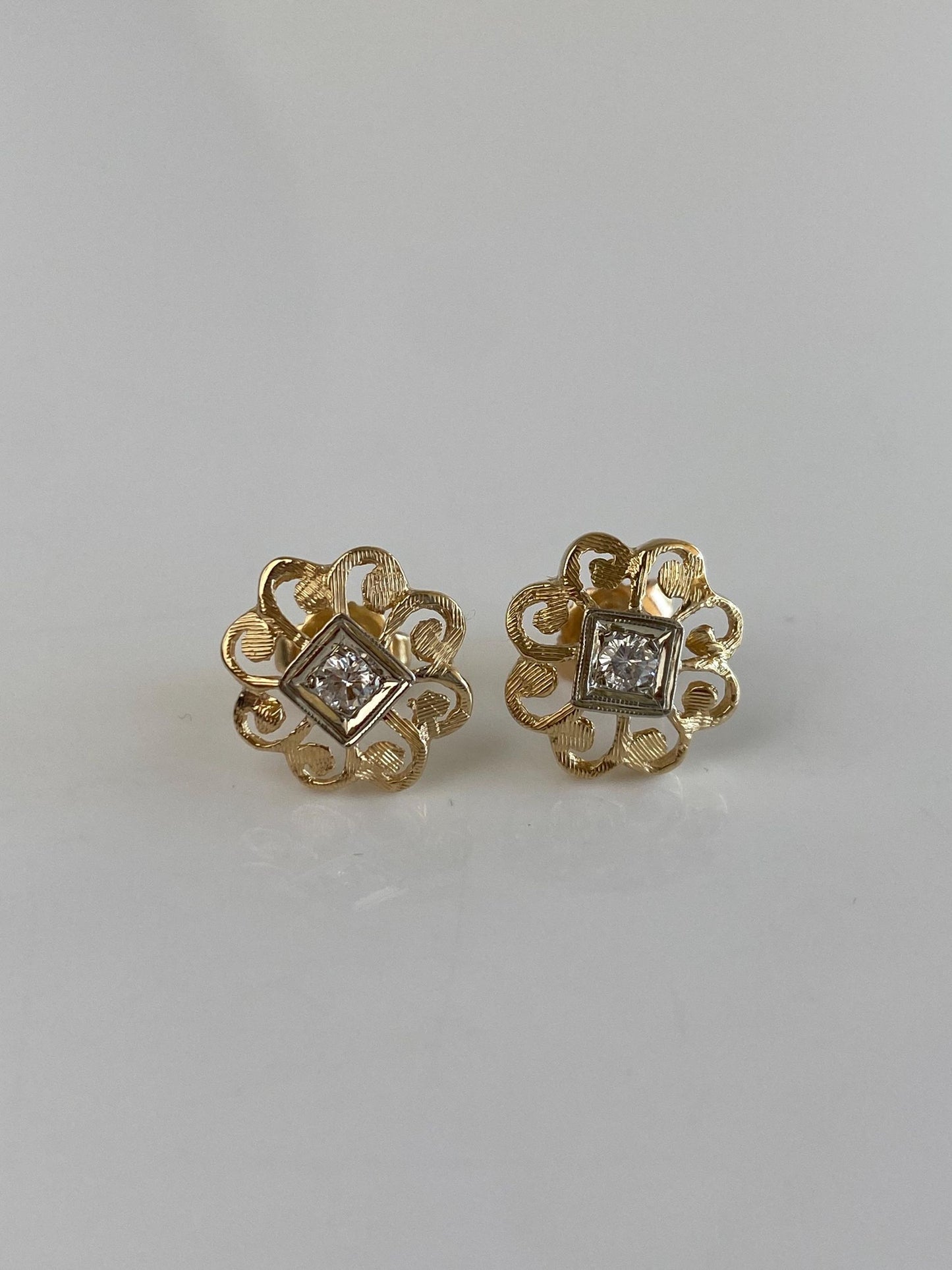 Vintage Solid 14k White & Yellow Gold Diamond Spiral Flower Stud Earrings