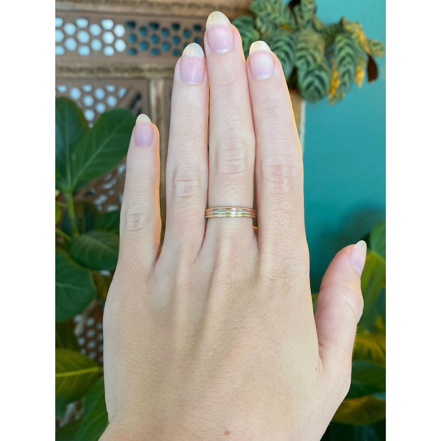 Vintage Solid 14k Tri Tone Gold Lined Ring Band - Size 6