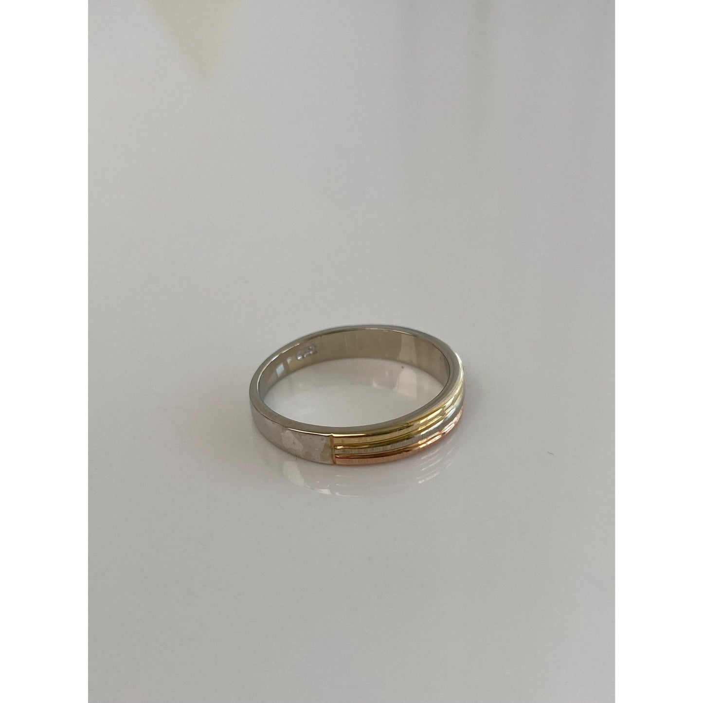 Vintage Solid 14k Tri Tone Gold Lined Ring Band - Size 6