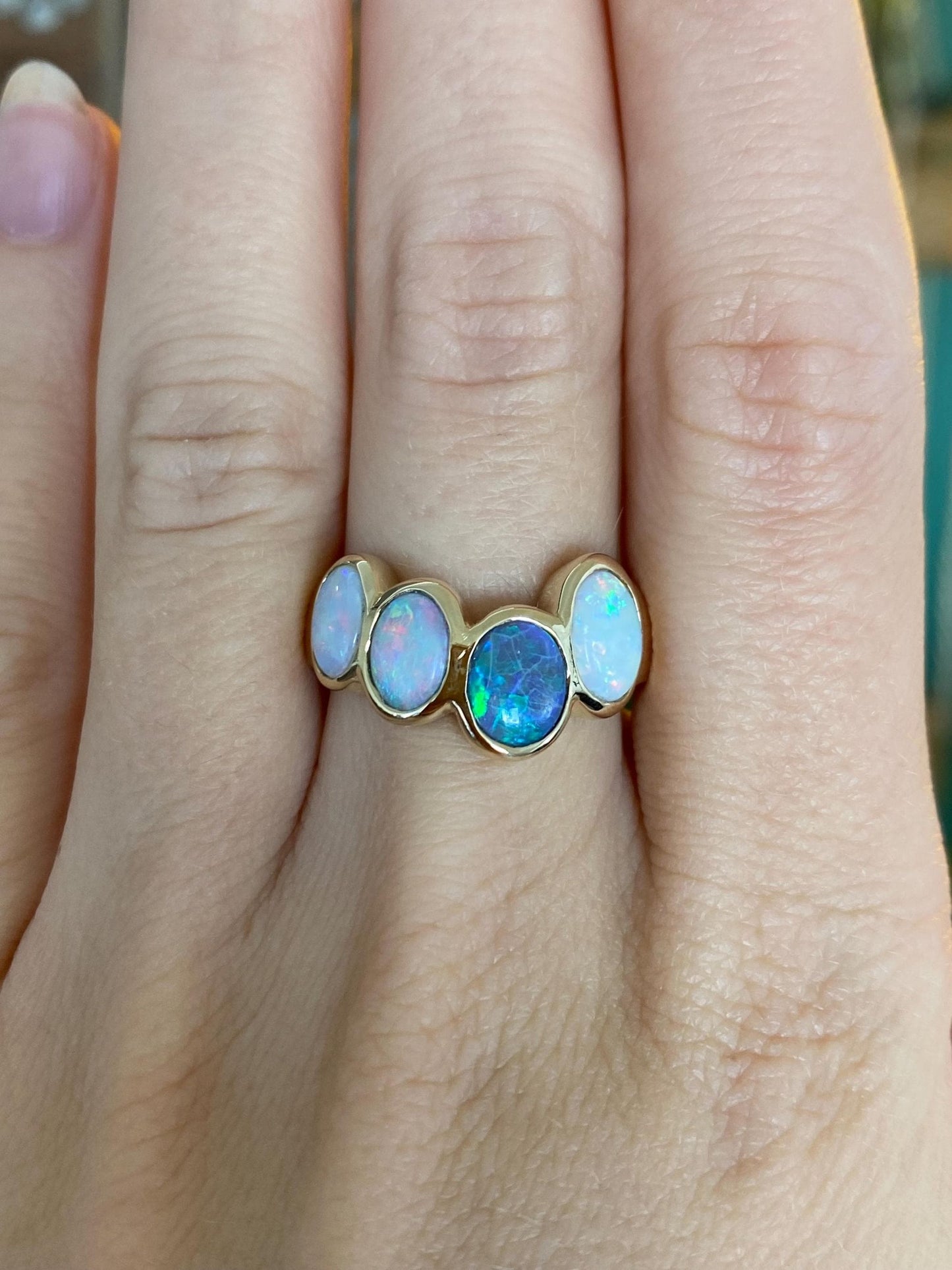 Vintage Solid 14k Yellow Gold Opal Row Ring - Size 7.25