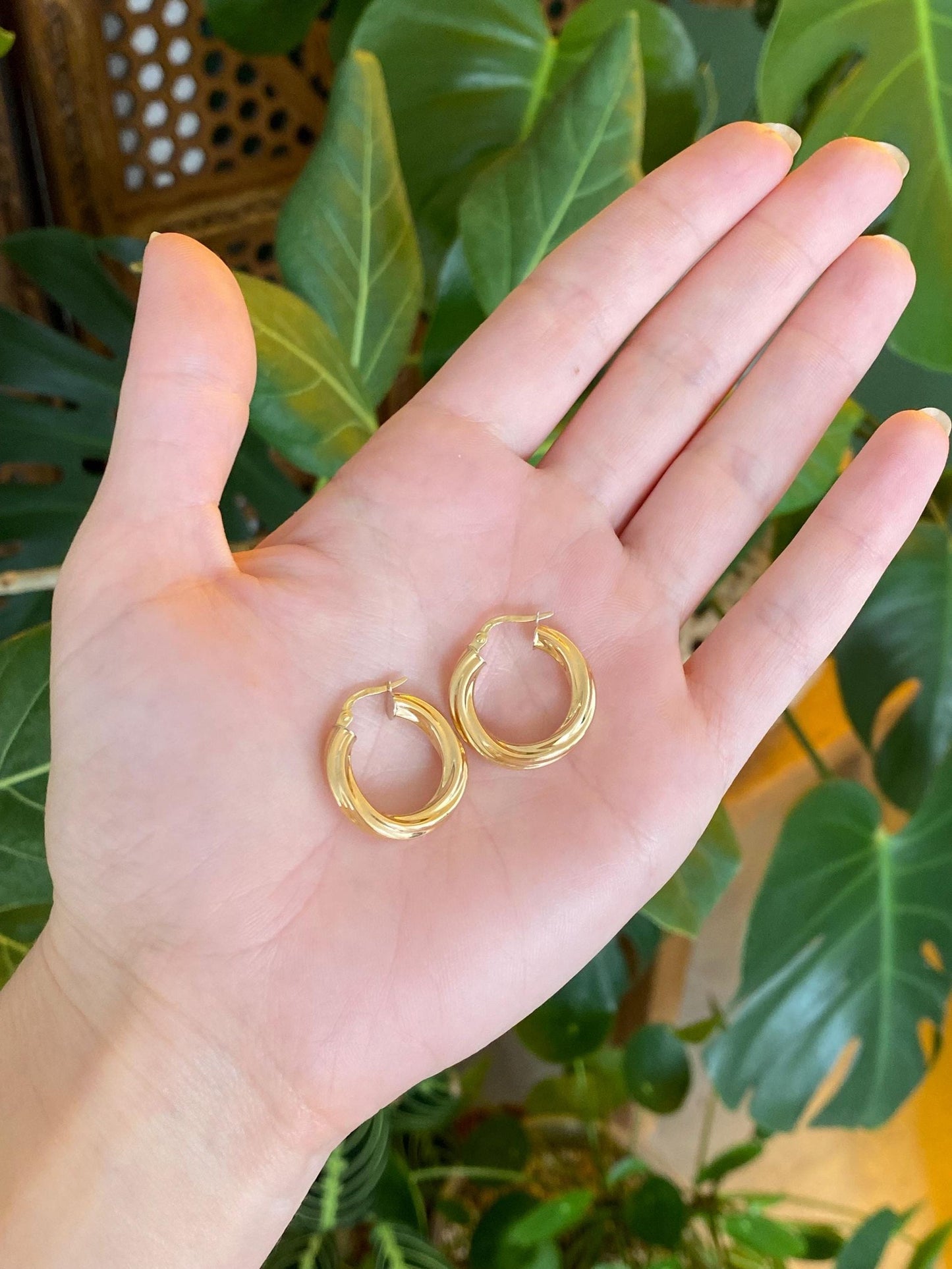 Vintage 18k Yellow Gold Twist Hoop Earrings