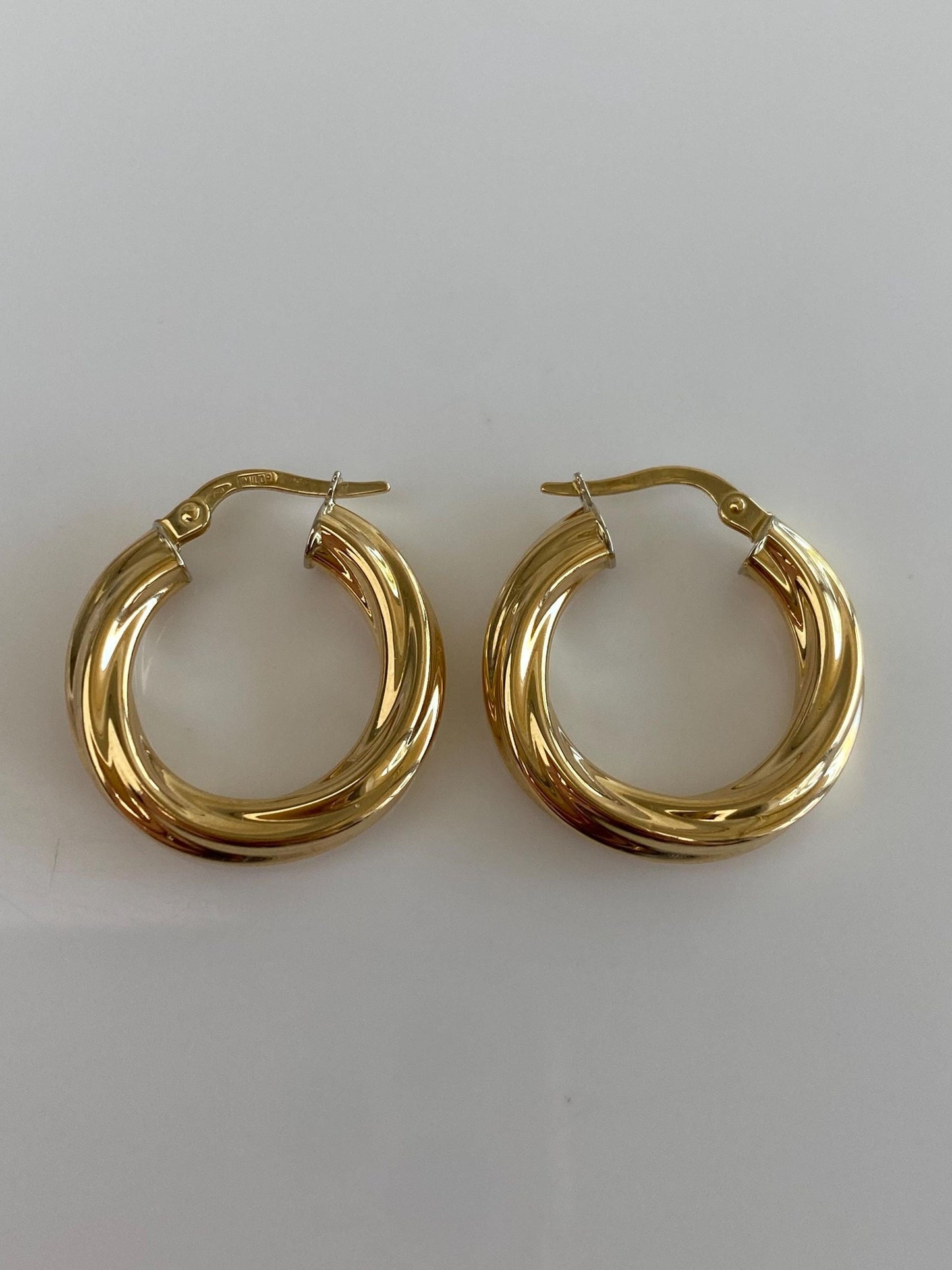 Vintage 18k Yellow Gold Twist Hoop Earrings
