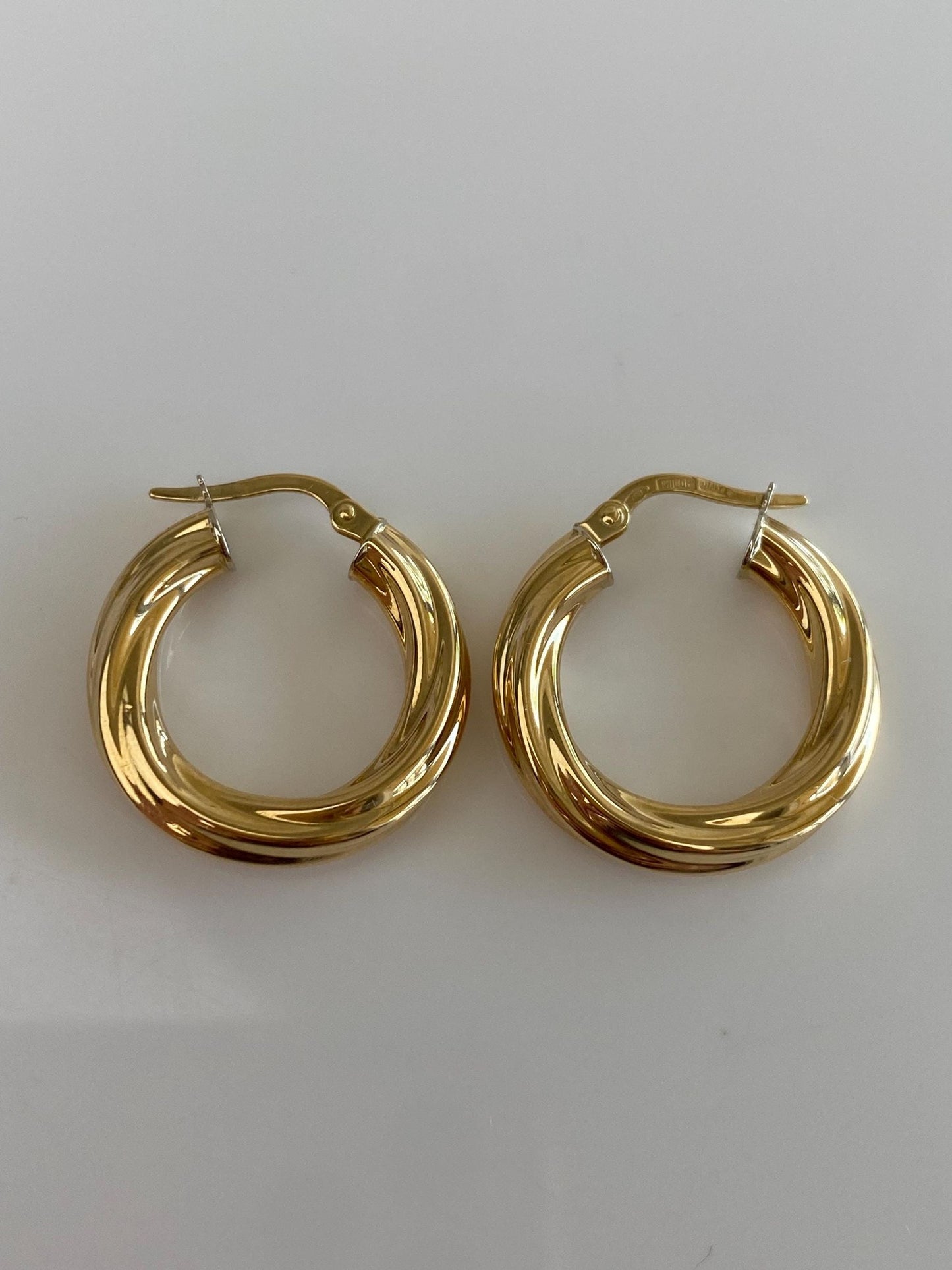 Vintage 18k Yellow Gold Twist Hoop Earrings