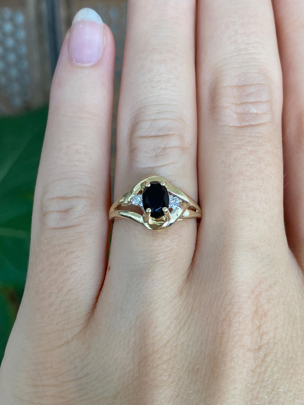 Vintage Solid 14k Yellow Gold Diamond Onyx Ring - Size 5.75