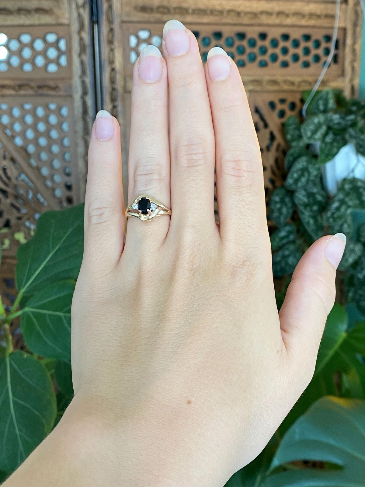 Vintage Solid 14k Yellow Gold Diamond Onyx Ring - Size 5.75