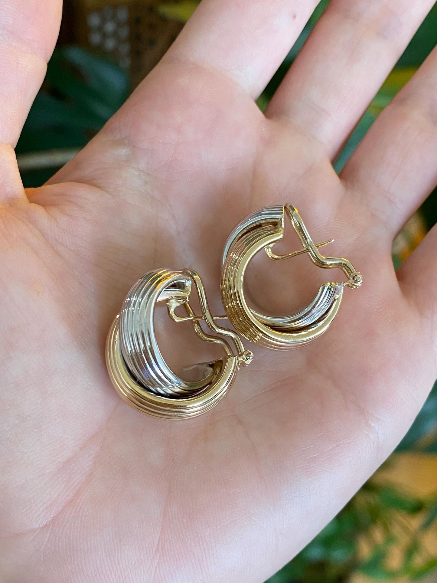 Vintage 14k White & Yellow Gold Lined Crossed Design Drop Earrings