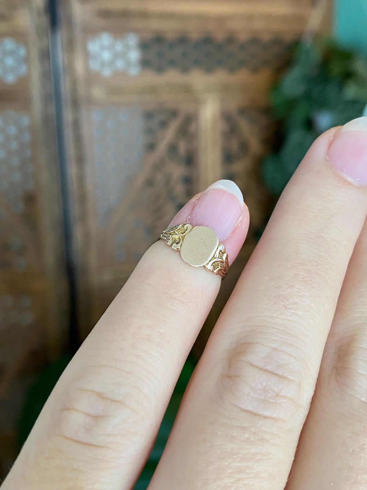 Vintage Solid 8k Yellow Gold Baby Signet Ring