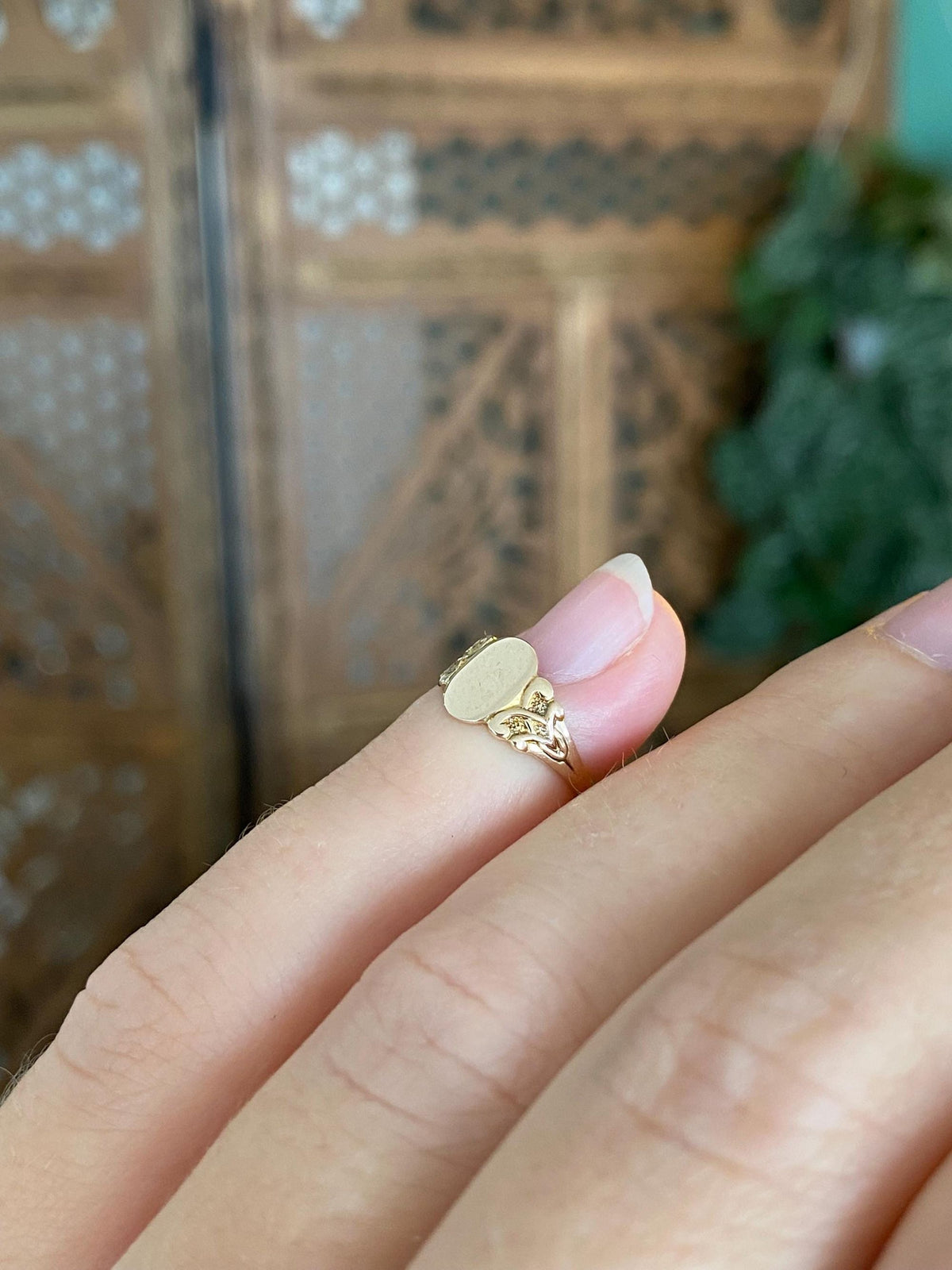 Vintage Solid 8k Yellow Gold Baby Signet Ring