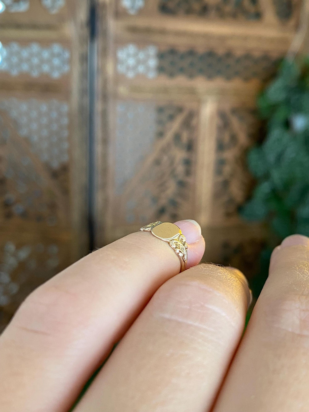 Vintage Solid 8k Yellow Gold Baby Signet Ring