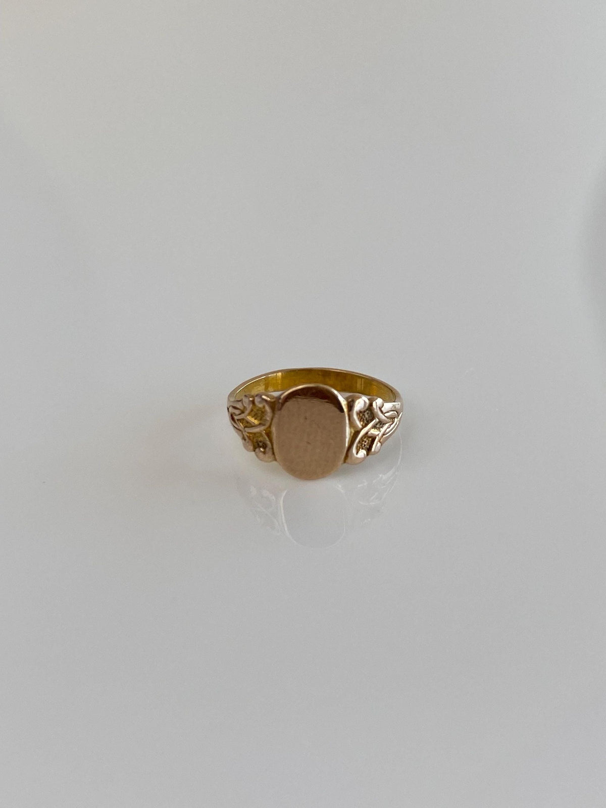 Vintage Solid 8k Yellow Gold Baby Signet Ring