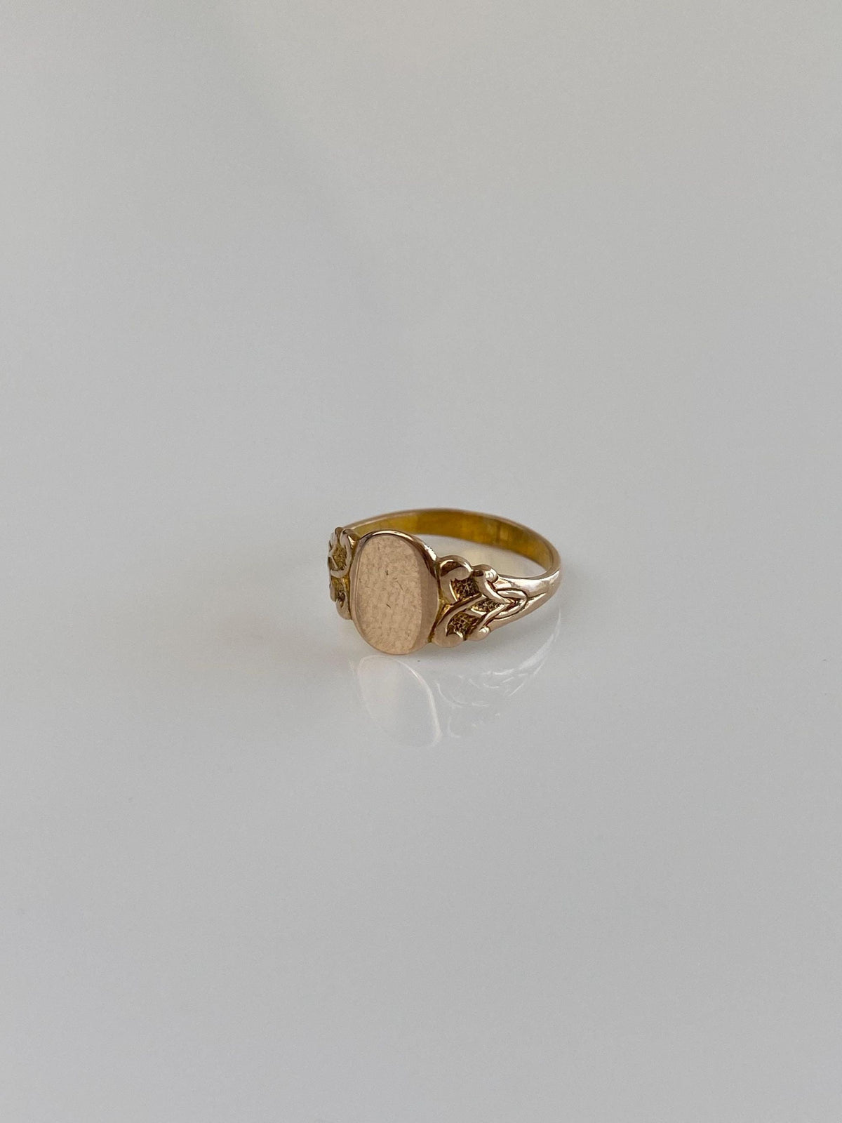 Vintage Solid 8k Yellow Gold Baby Signet Ring