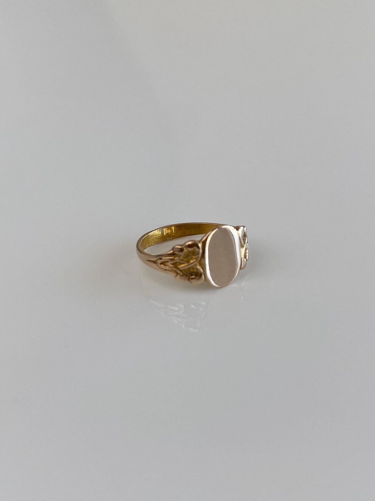 Vintage Solid 8k Yellow Gold Baby Signet Ring