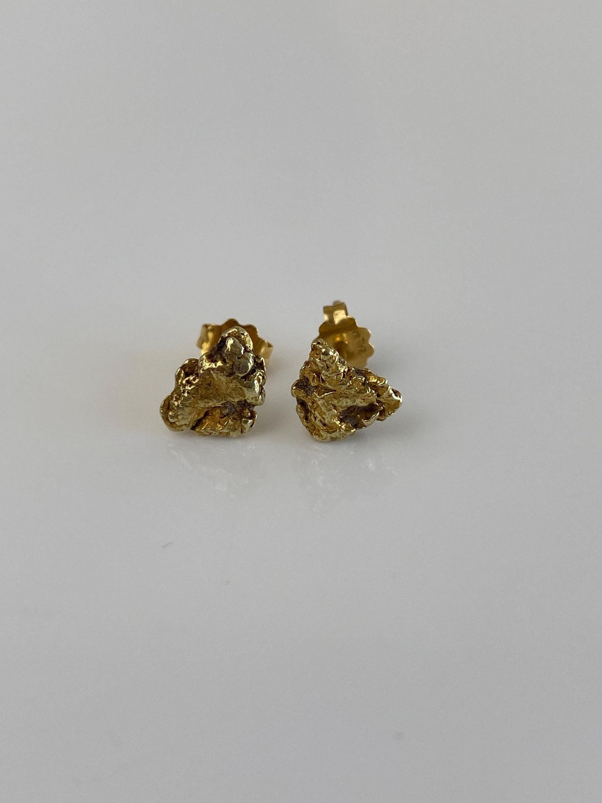 Vintage Solid 14k & 18k Yellow Gold Nugget Stud Earrings