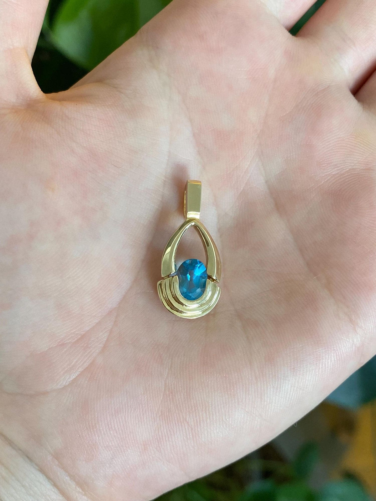 Vintage Solid 14k Yellow Gold Articulated Topaz Charm