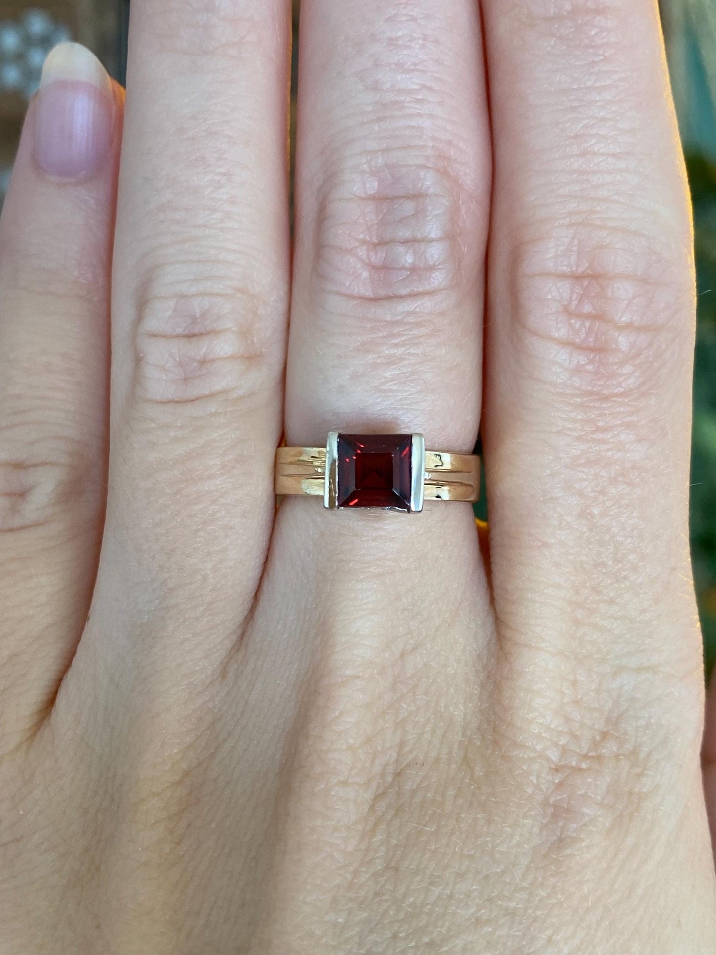Vintage Solid 10k White & Yellow Gold Garnet Ring - Size 6