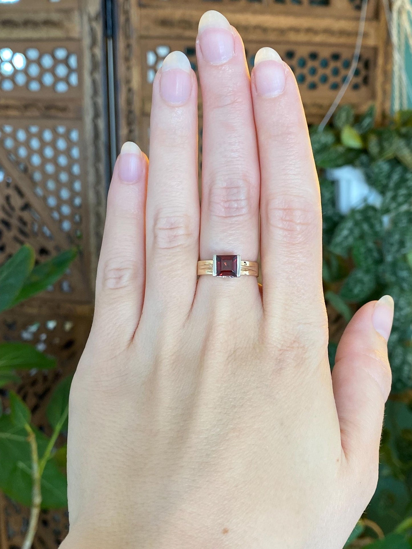 Vintage Solid 10k White & Yellow Gold Garnet Ring - Size 6