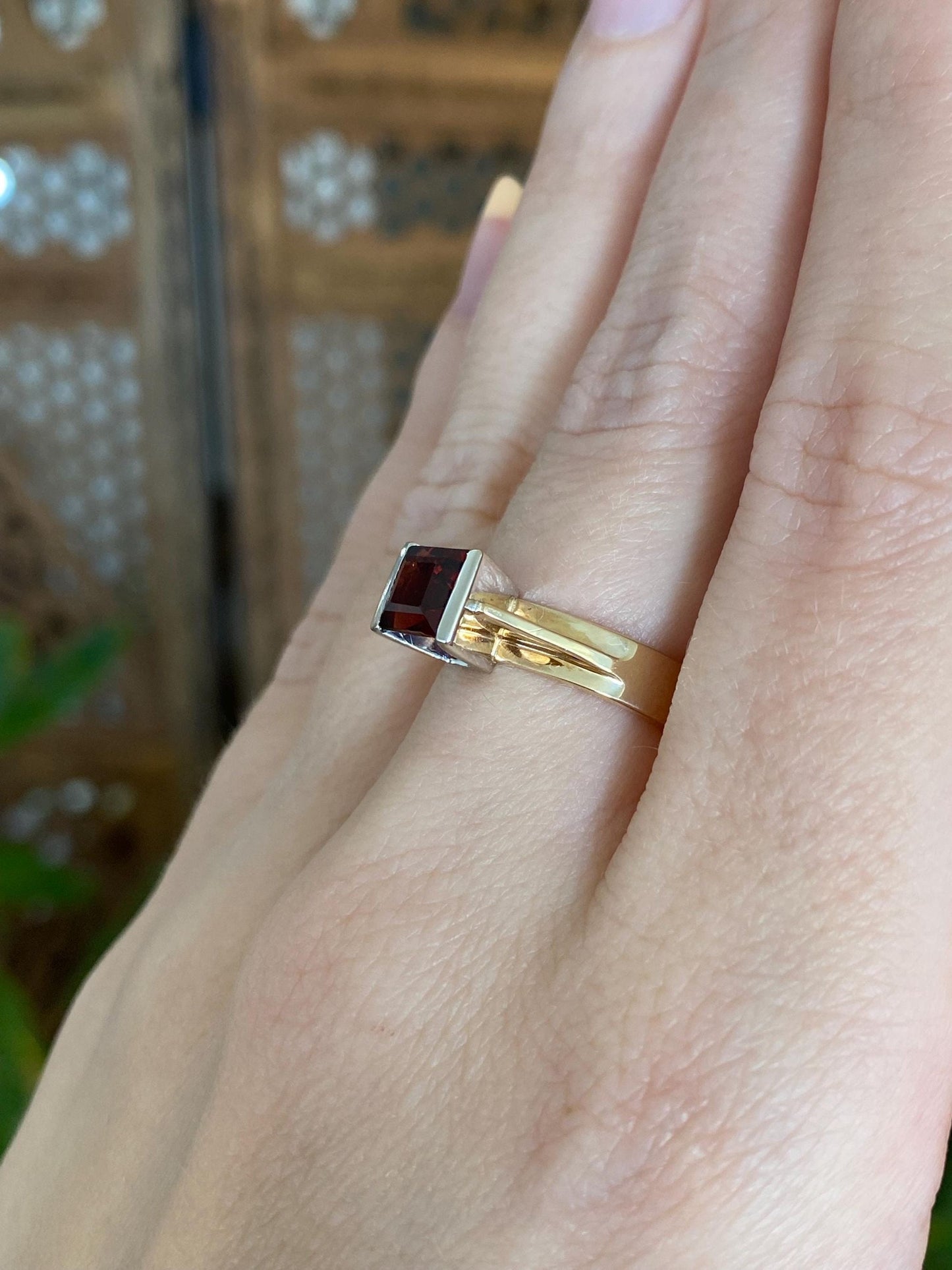 Vintage Solid 10k White & Yellow Gold Garnet Ring - Size 6
