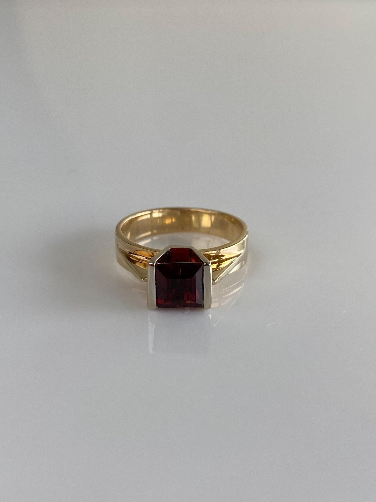 Vintage Solid 10k White & Yellow Gold Garnet Ring - Size 6