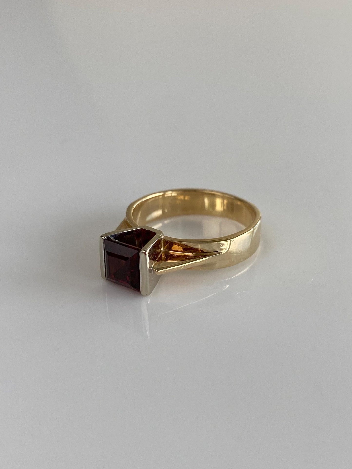Vintage Solid 10k White & Yellow Gold Garnet Ring - Size 6