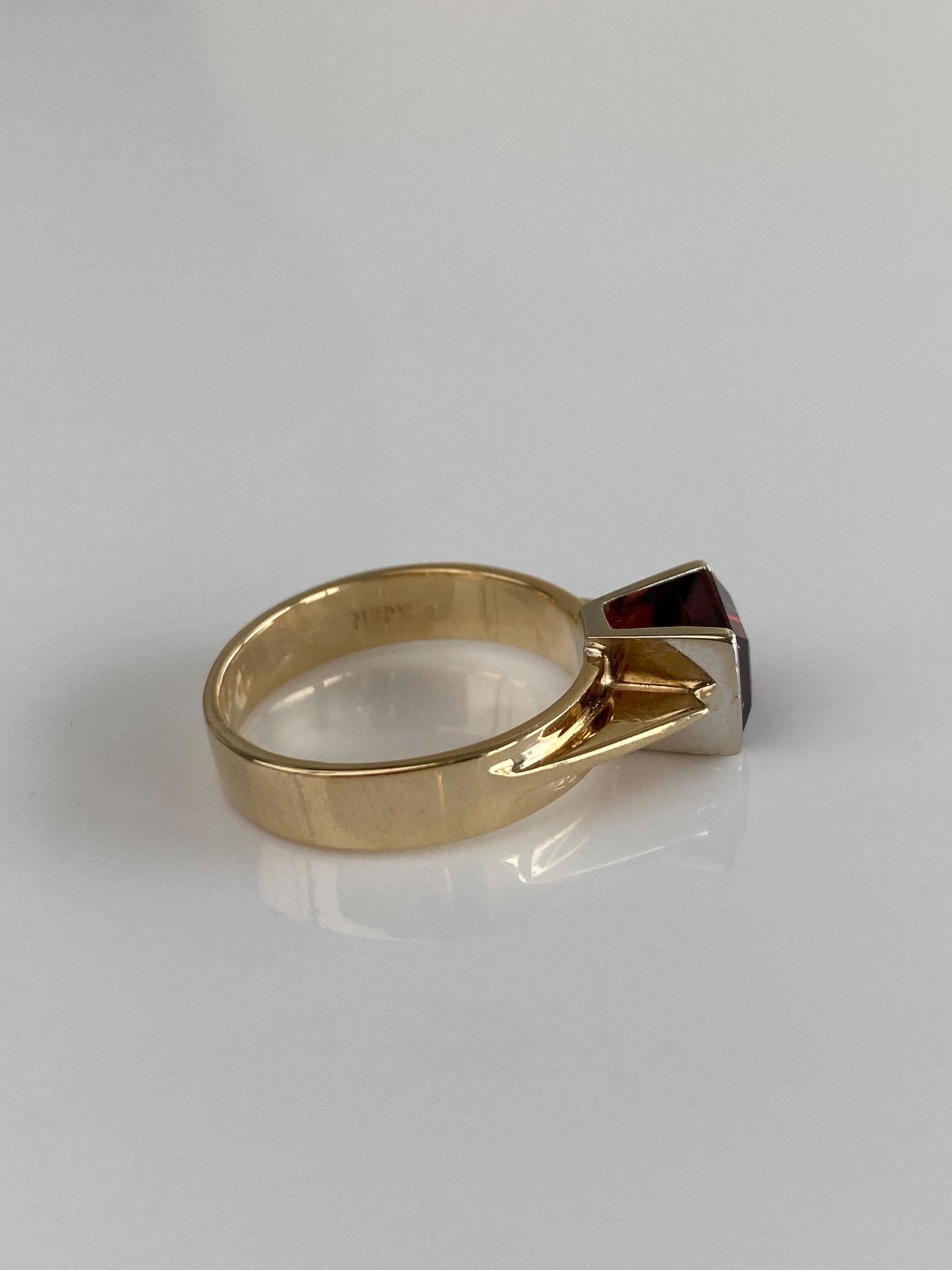 Vintage Solid 10k White & Yellow Gold Garnet Ring - Size 6