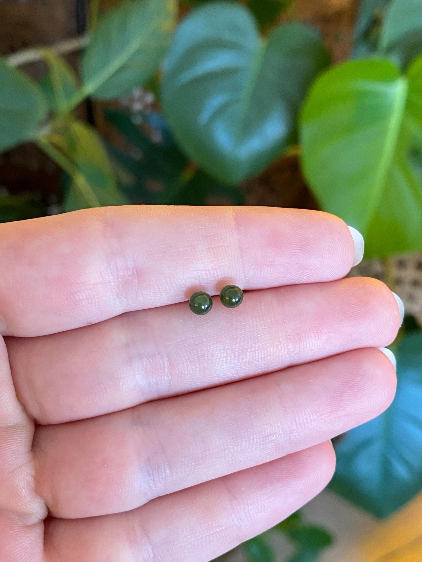 Vintage Solid 14k Yellow Gold Nephrite Ball Stud Earrings
