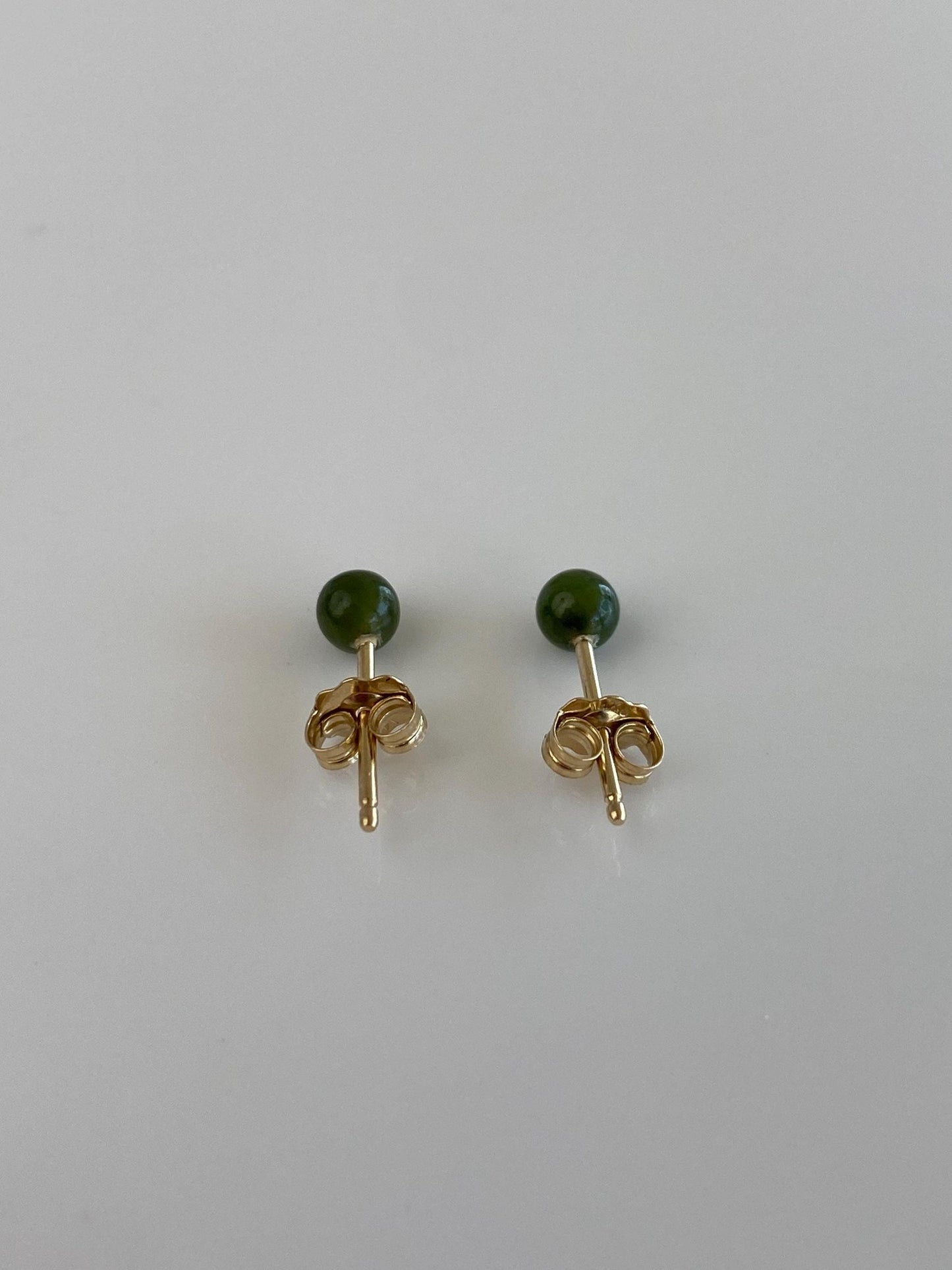 Vintage Solid 14k Yellow Gold Nephrite Ball Stud Earrings