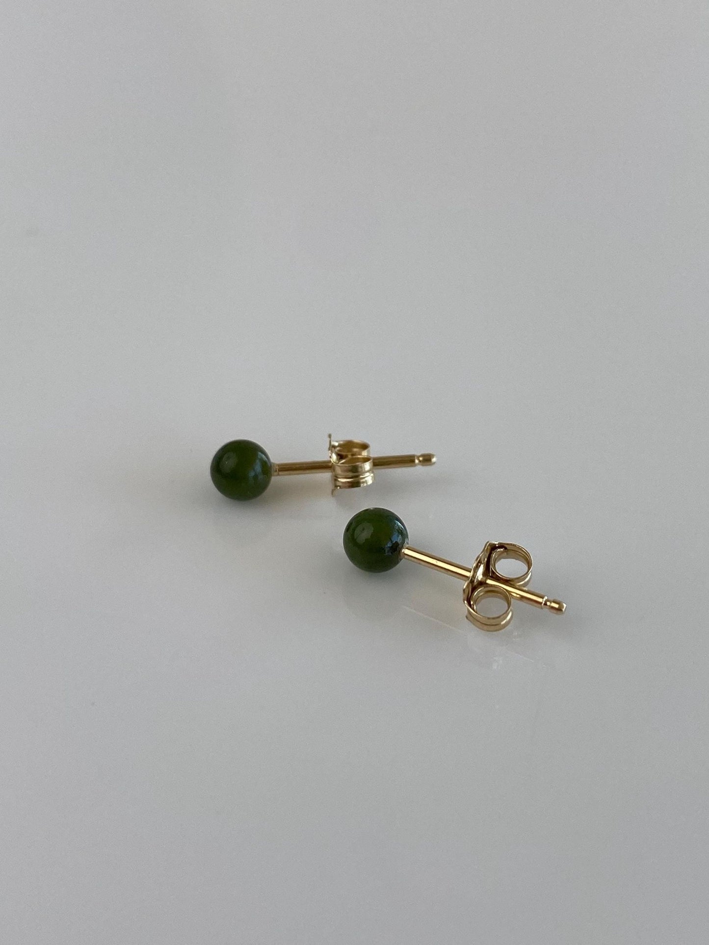 Vintage Solid 14k Yellow Gold Nephrite Ball Stud Earrings