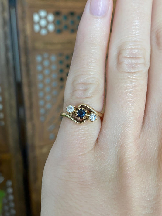 Vintage Solid 14k Yellow Gold Diamond Blue Sapphire Twist Ring - Size 2.75
