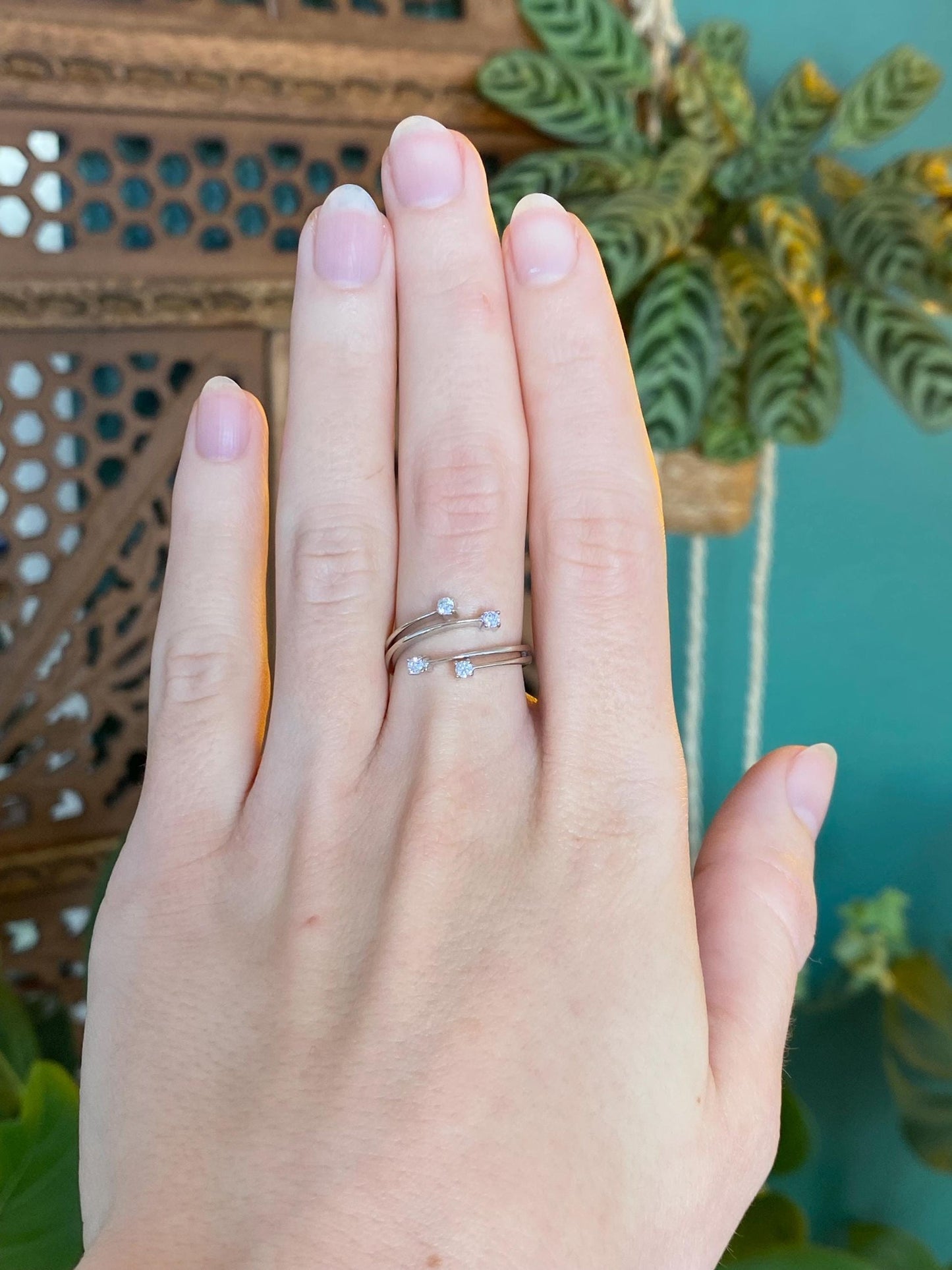 Vintage Solid 14k White Gold Cubic Zirconia Open Ring - Size 6