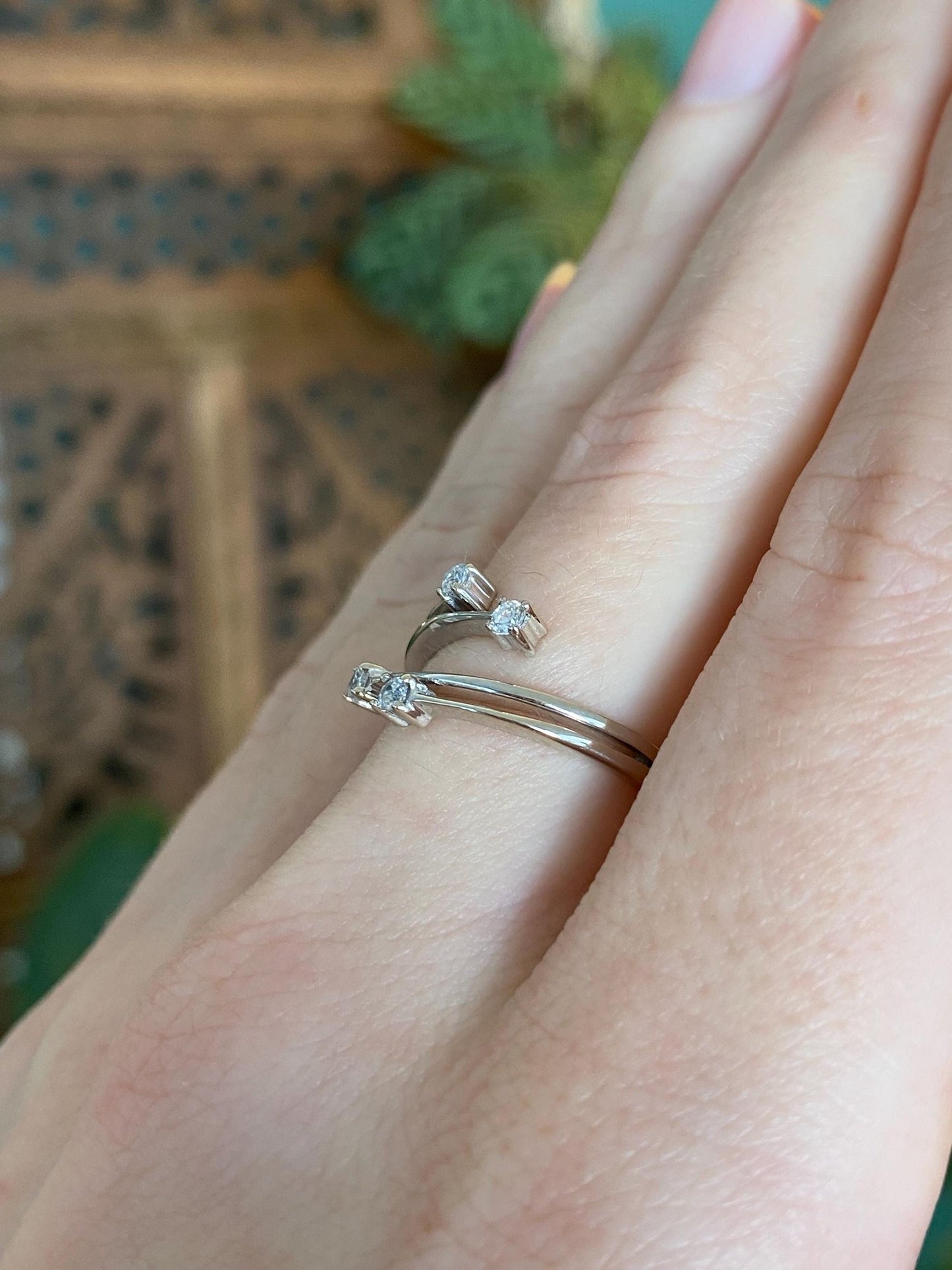 Vintage Solid 14k White Gold Cubic Zirconia Open Ring - Size 6