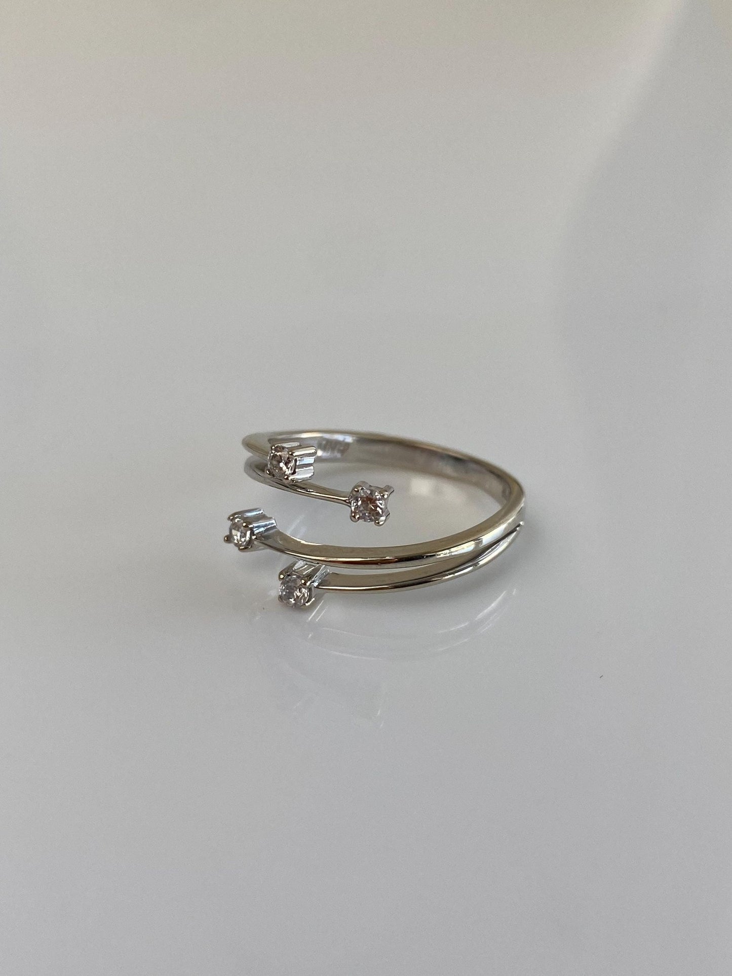 Vintage Solid 14k White Gold Cubic Zirconia Open Ring - Size 6