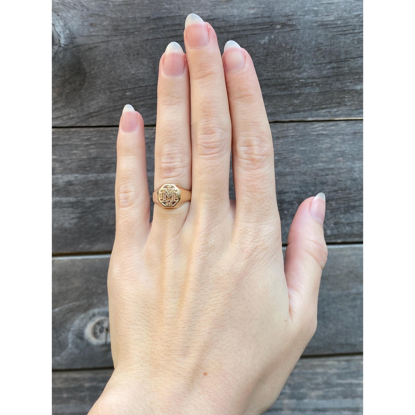 Vintage Solid 10k Yellow Gold 'M' School Signet Ring - Size 4.75