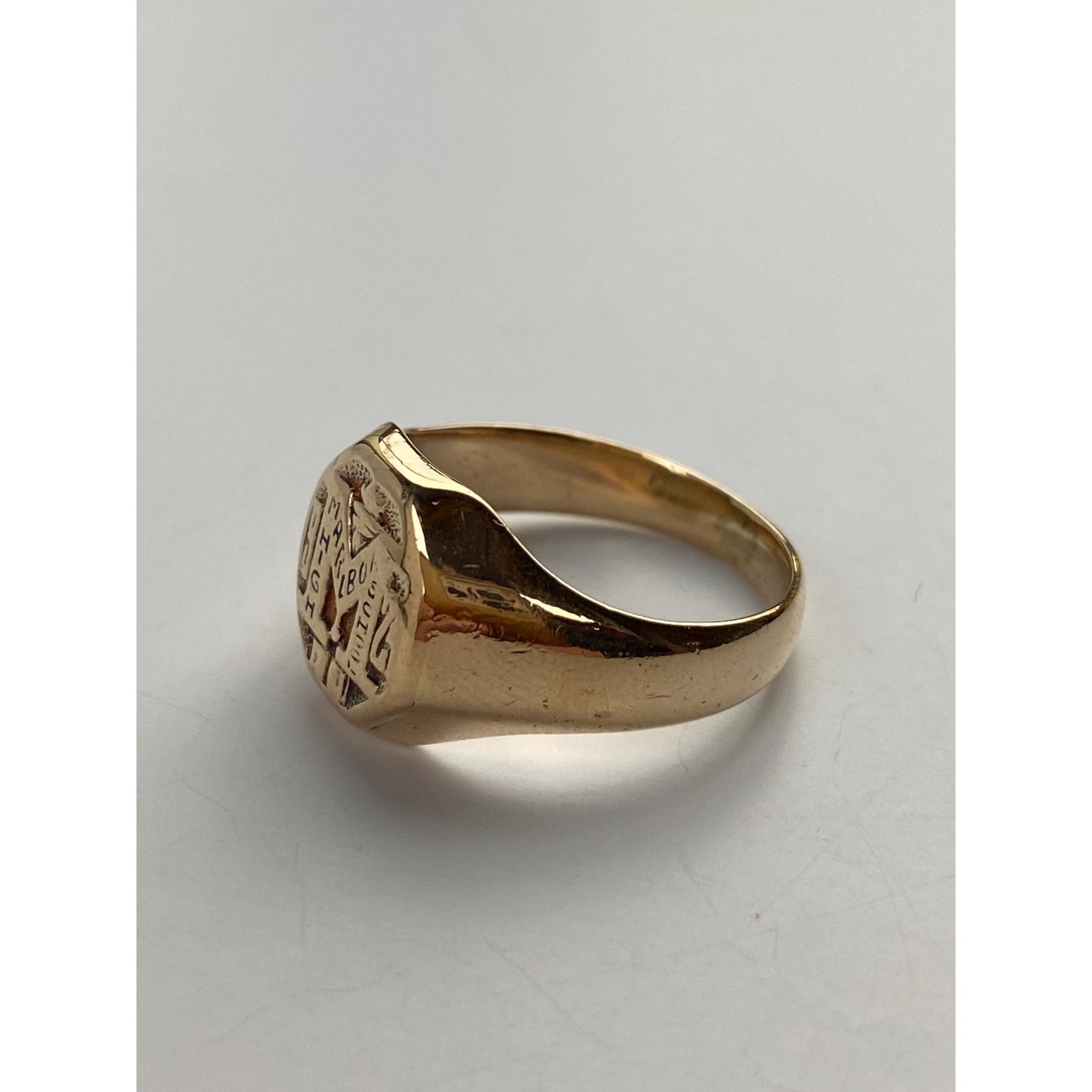 Vintage Solid 10k Yellow Gold 'M' School Signet Ring - Size 4.75