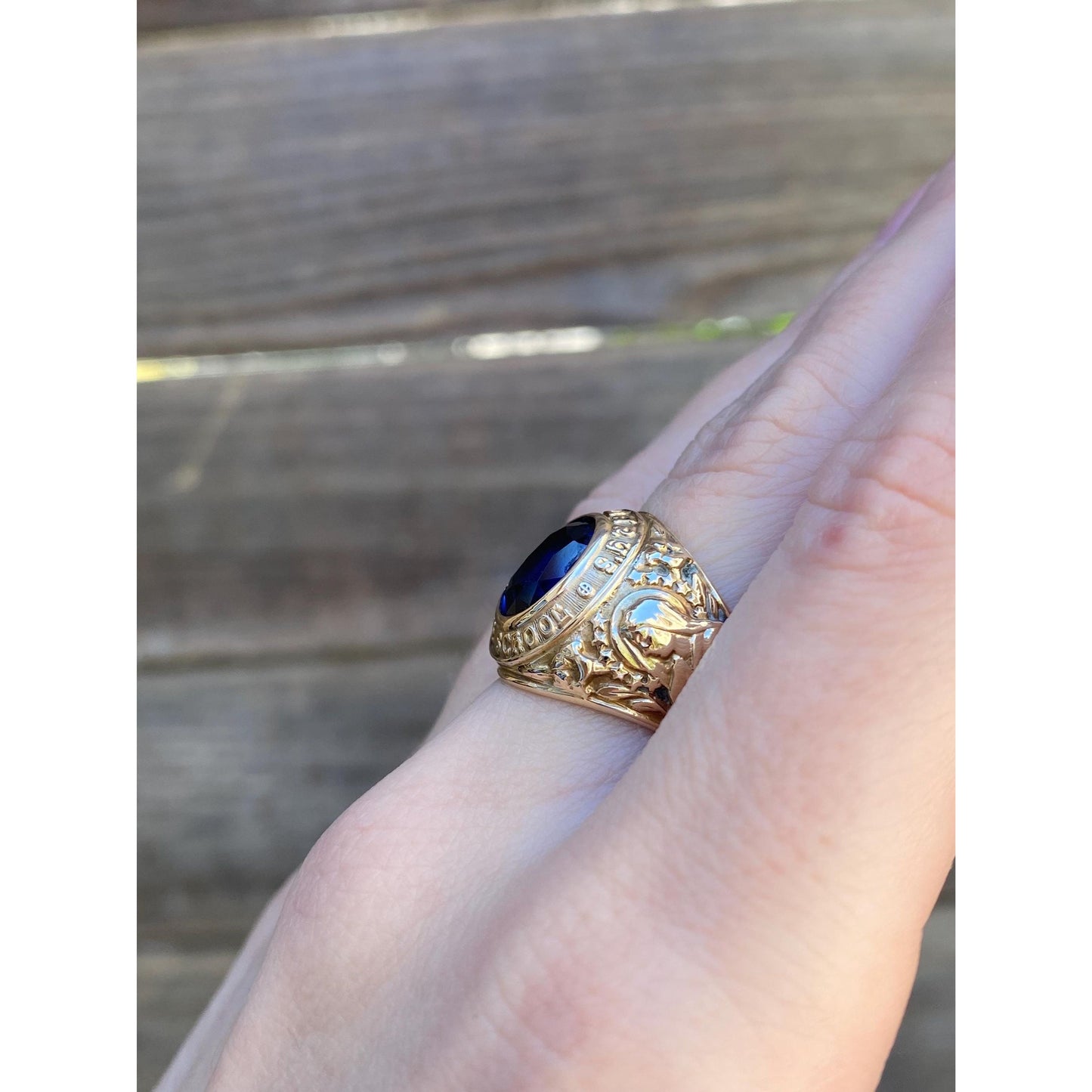 Vintage Solid 10k Yellow Gold Blue Spinel St. Mary's HS Class Ring - Size 6.75