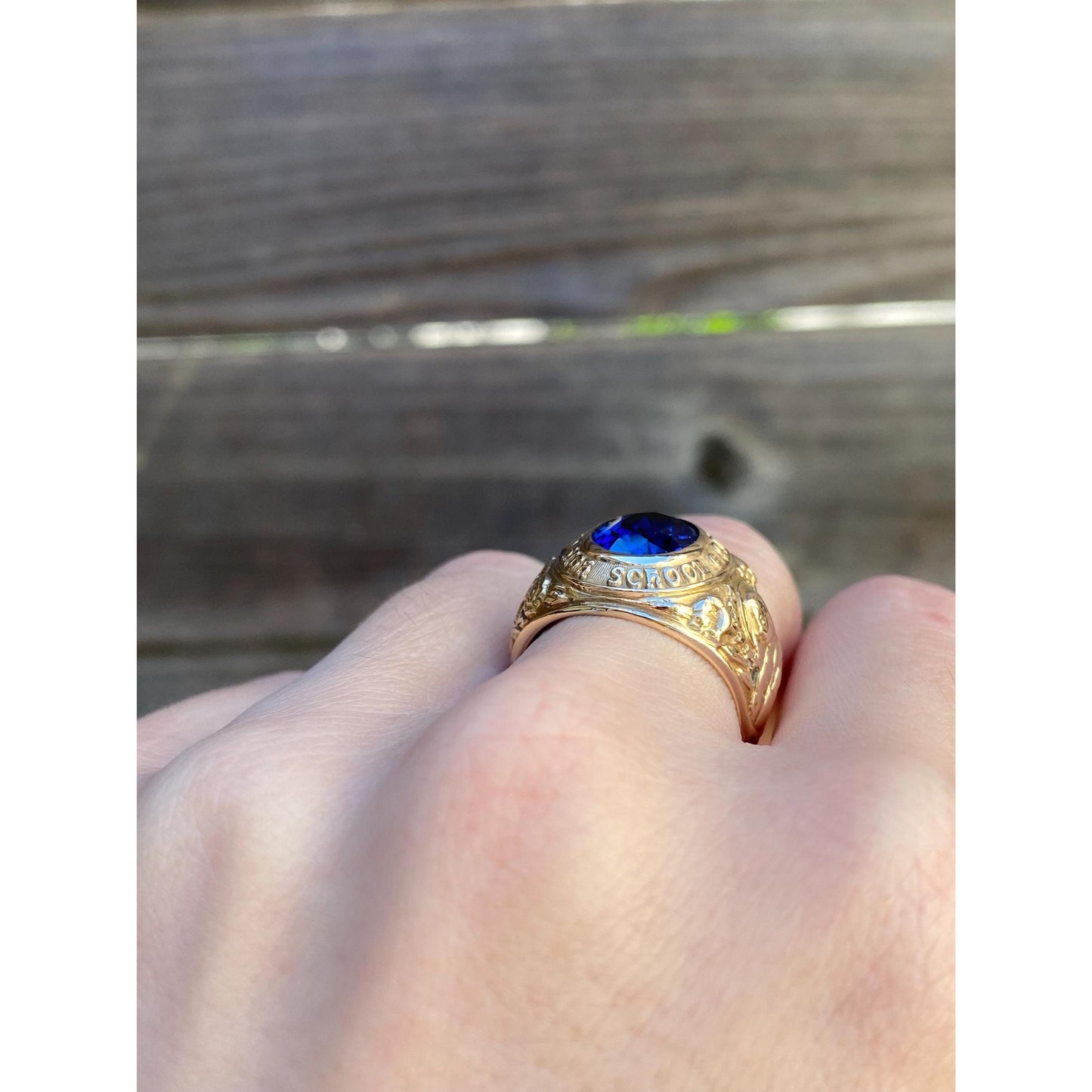 Vintage Solid 10k Yellow Gold Blue Spinel St. Mary's HS Class Ring - Size 6.75
