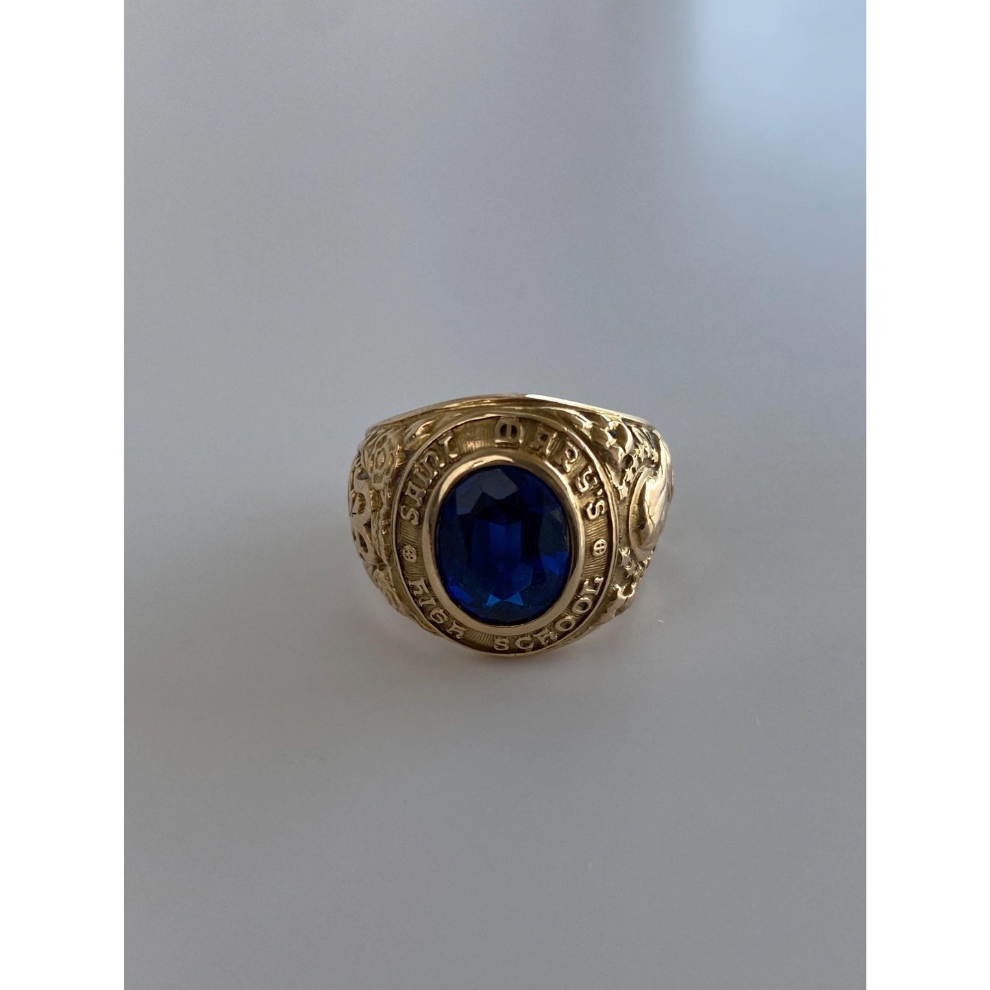 Vintage Solid 10k Yellow Gold Blue Spinel St. Mary's HS Class Ring - Size 6.75