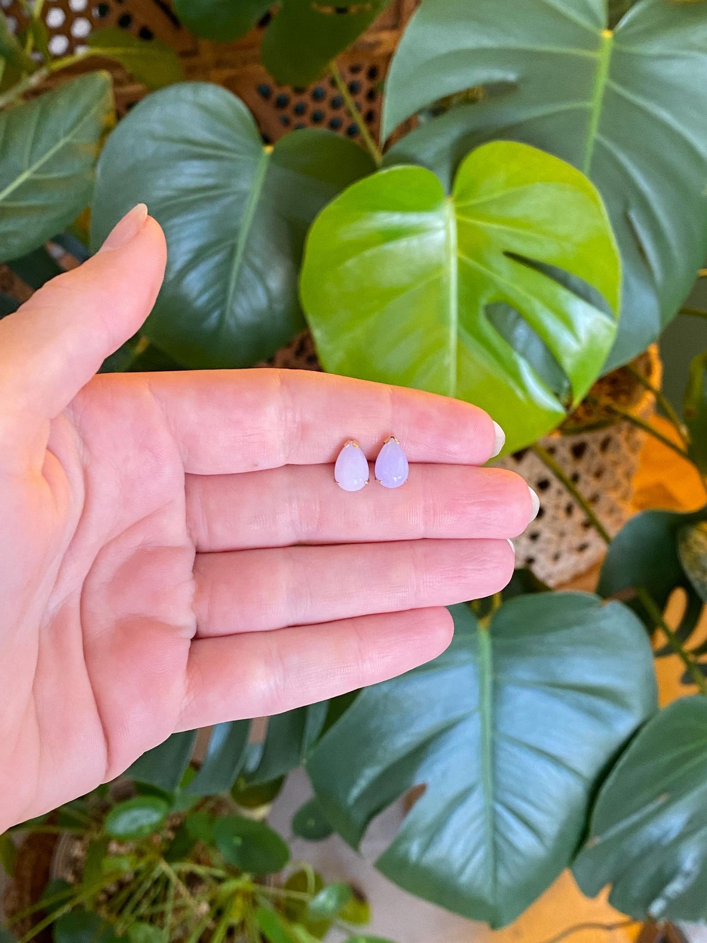 Solid 10k Yellow Gold Light Purple Jade Teardrop Stud Earrings
