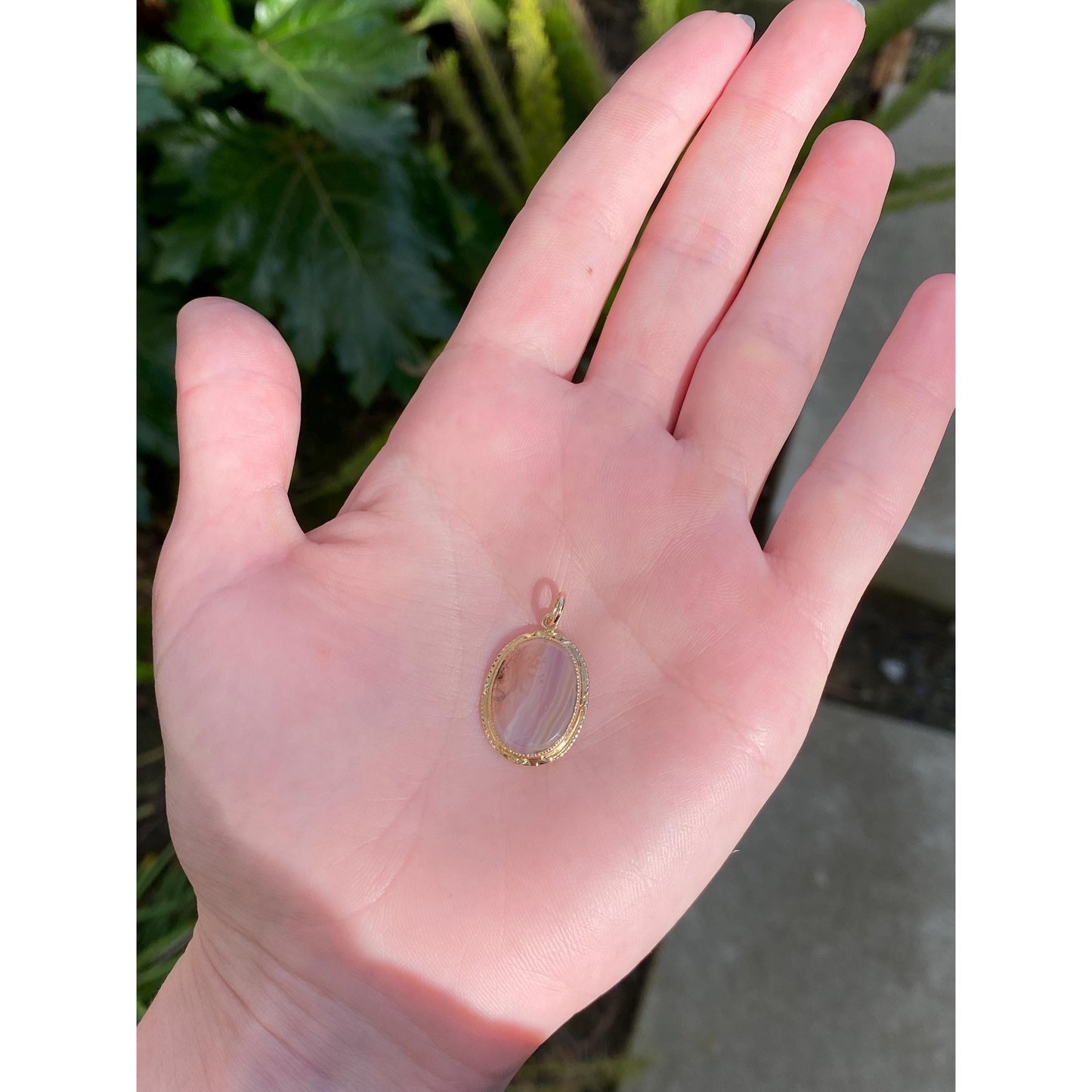 Vintage Solid 14k Yellow Gold Agate Charm