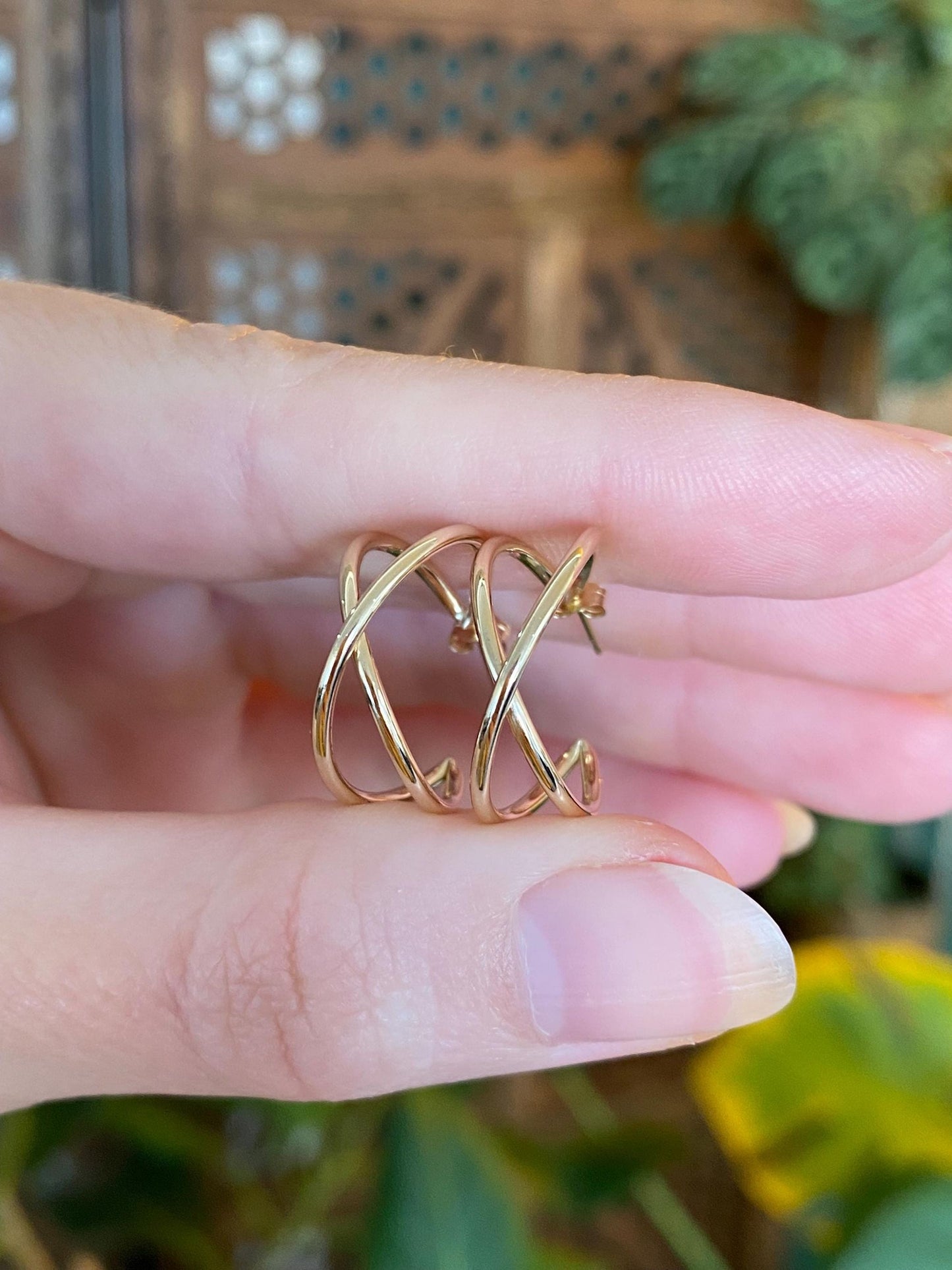 Vintage 14k Yellow Gold Criss Cross Hoop Earrings