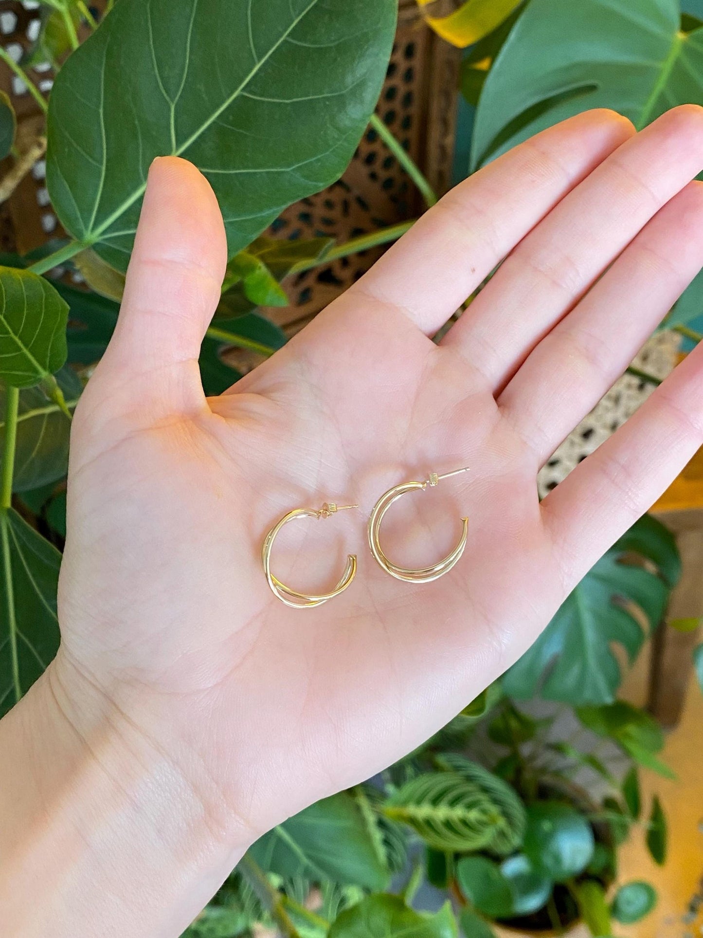 Vintage 14k Yellow Gold Criss Cross Hoop Earrings