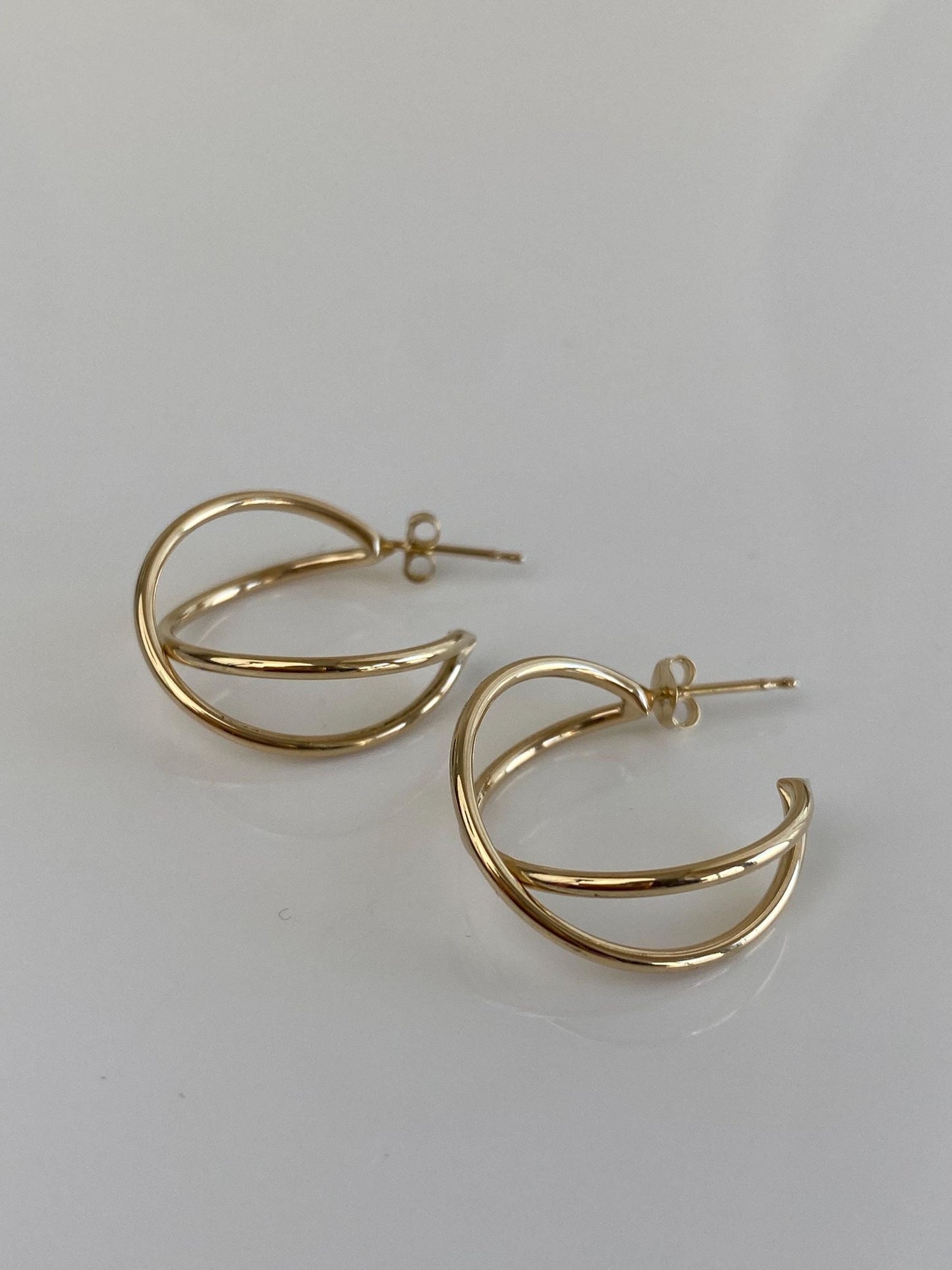 Vintage 14k Yellow Gold Criss Cross Hoop Earrings
