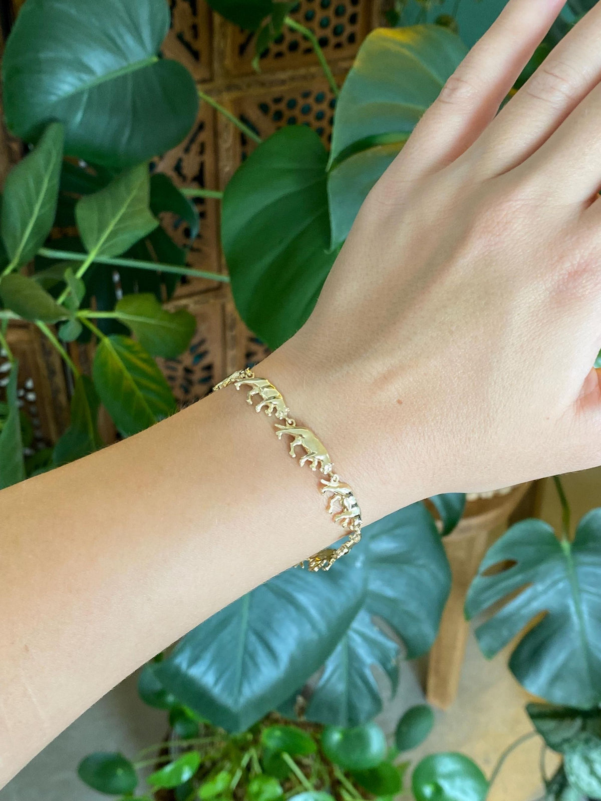 Solid 14k Yellow Gold Jaguar Link Bracelet - 7 inches
